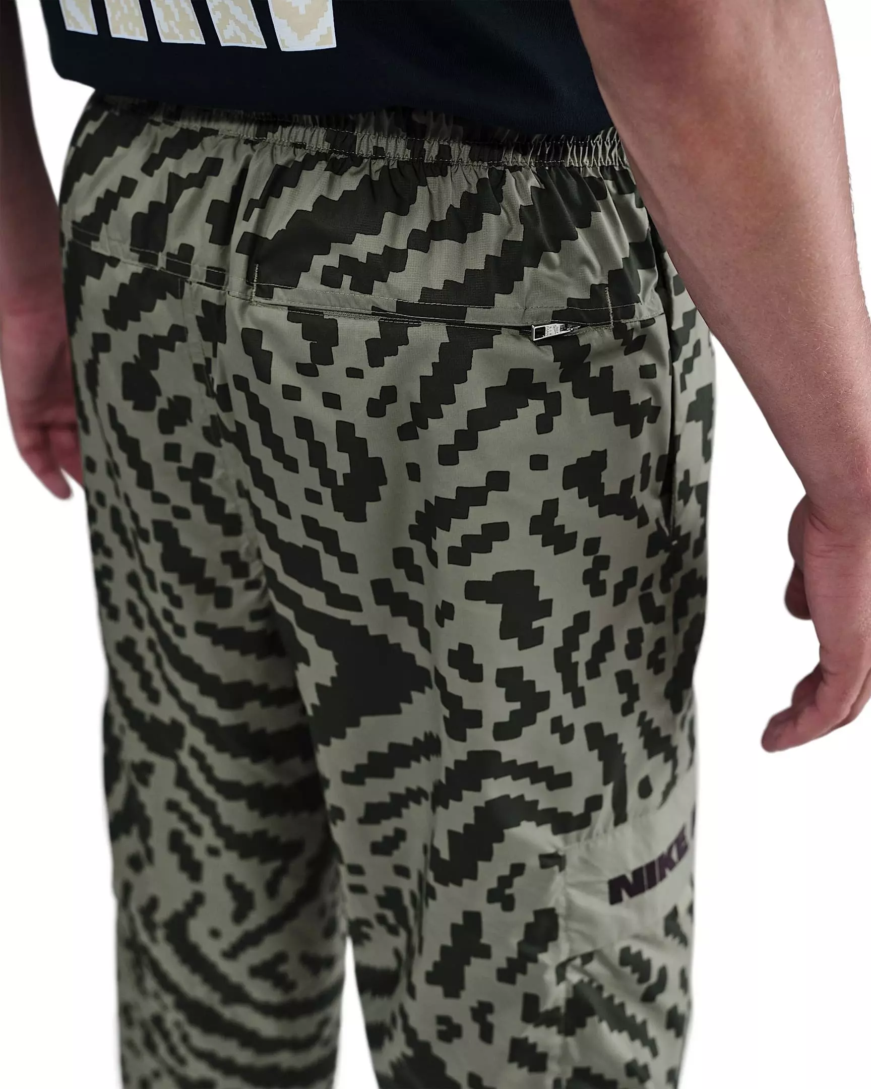 Nike Men's Air Woven Cargo Pants - Green - GREEN