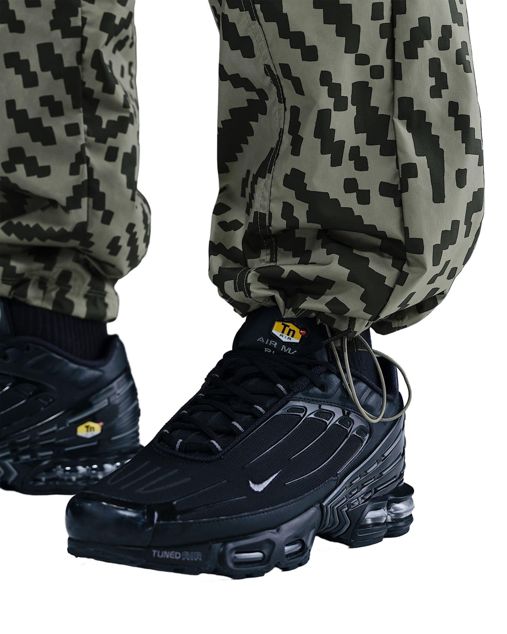 Nike Men's Air Woven Cargo Pants - Green - GREEN Thumbnail View 4