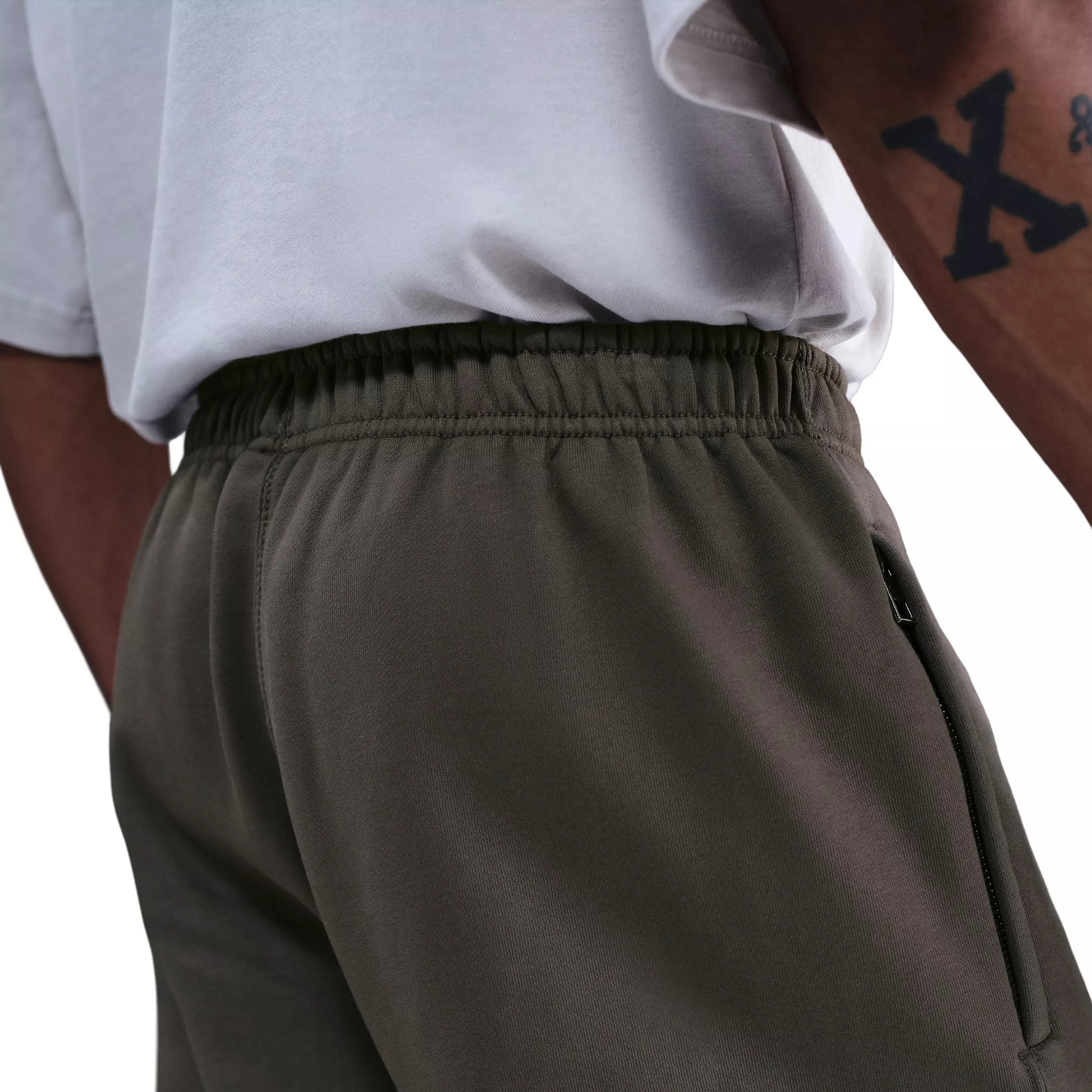 Nike Men's Solo Swoosh Cuffed Fleece Pants - GREY