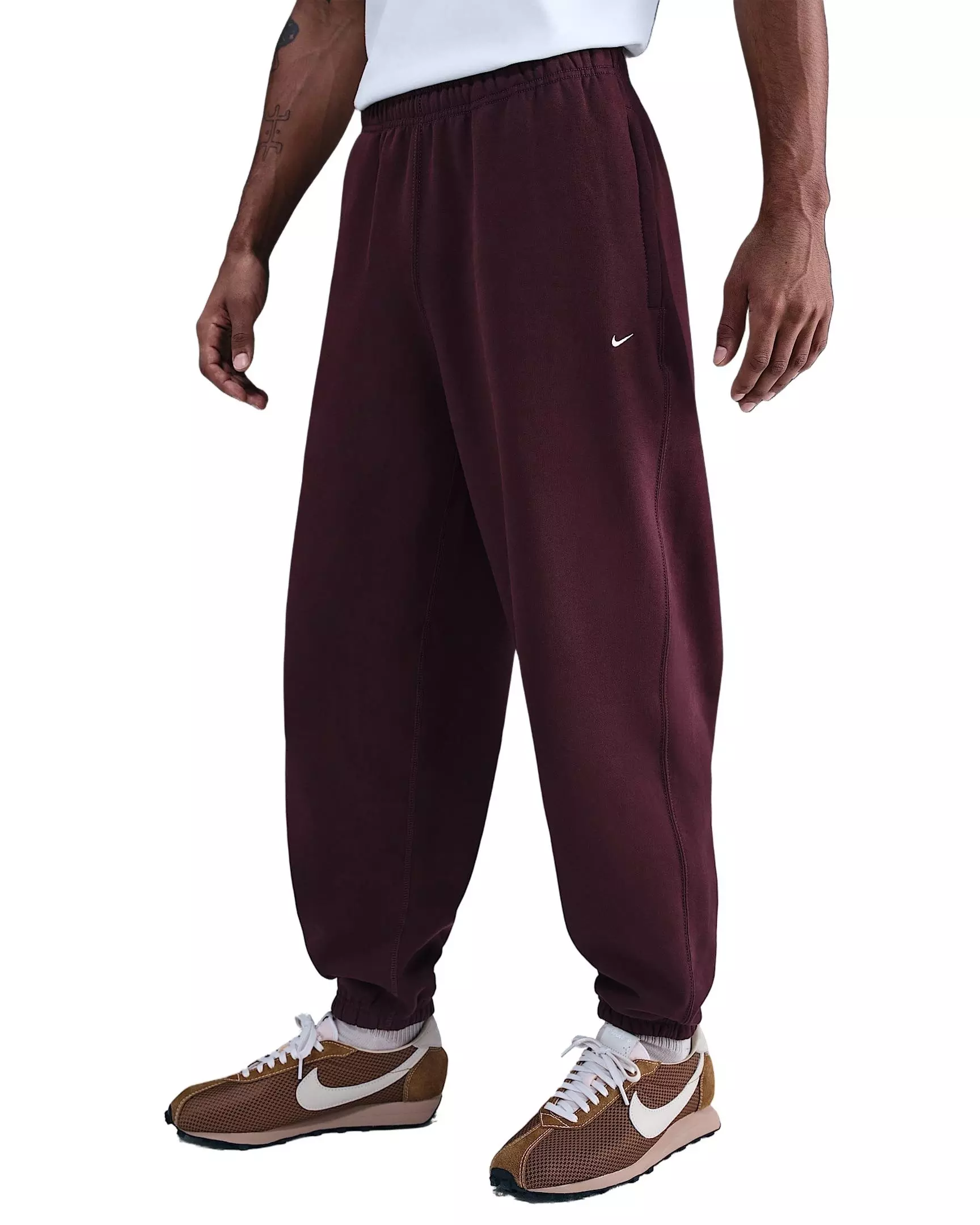 Nike Men's Solo Swoosh Cuffed Fleece Pants - RED