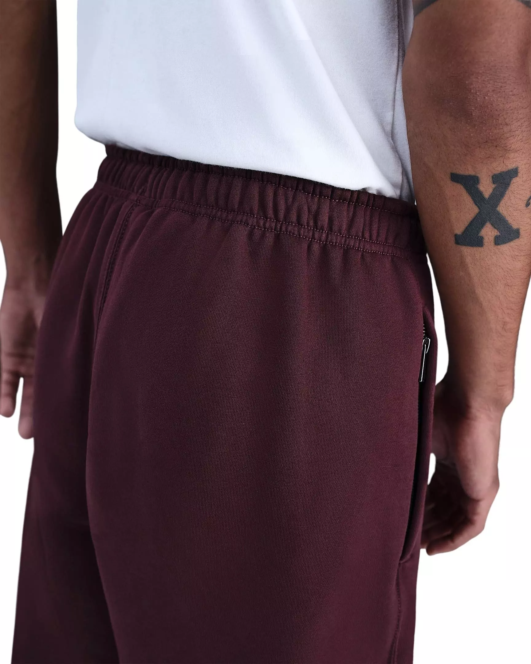 Nike Men's Solo Swoosh Cuffed Fleece Pants - RED