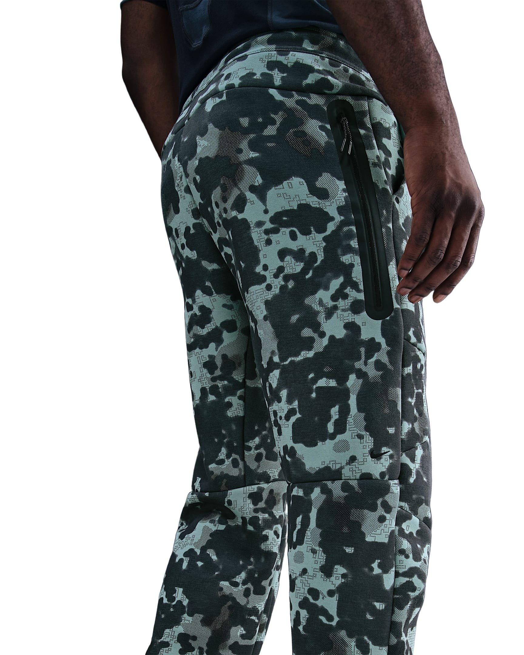 Nike Men's Tech Open-Hem Fleece Camo Pants - Green - GREEN Thumbnail View 4