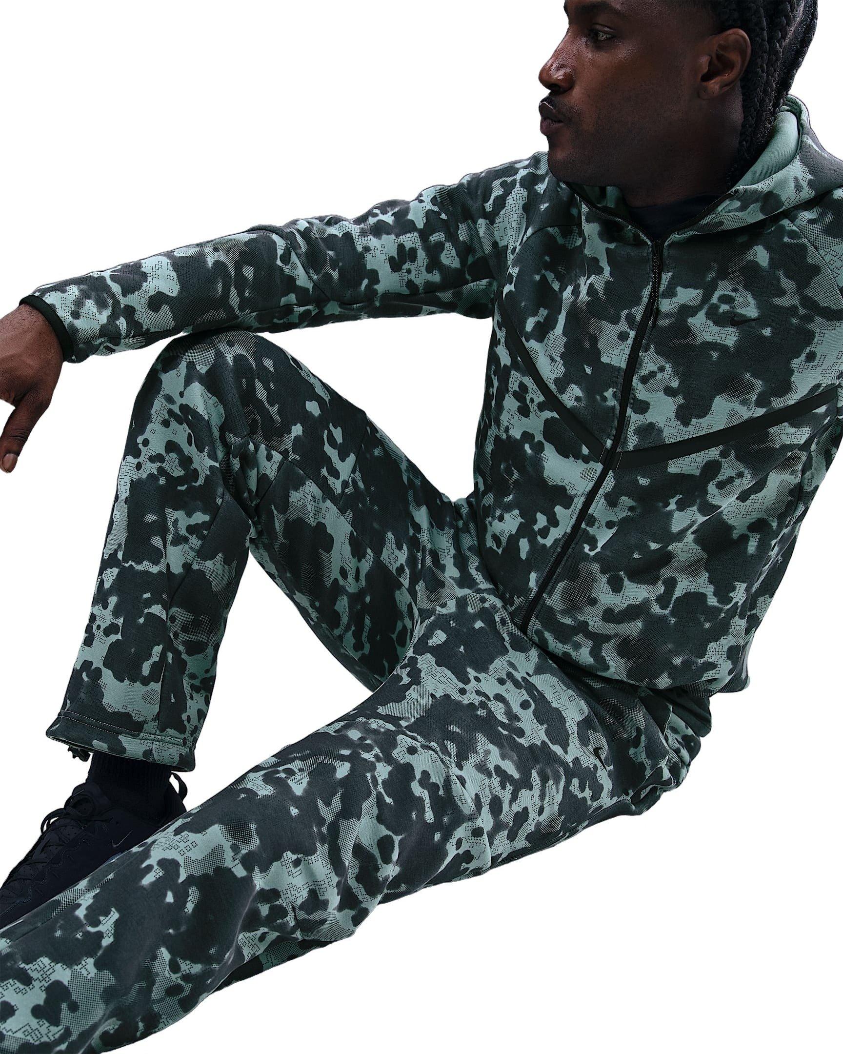 Nike Men's Tech Open-Hem Fleece Camo Pants - Green - GREEN Thumbnail View 5