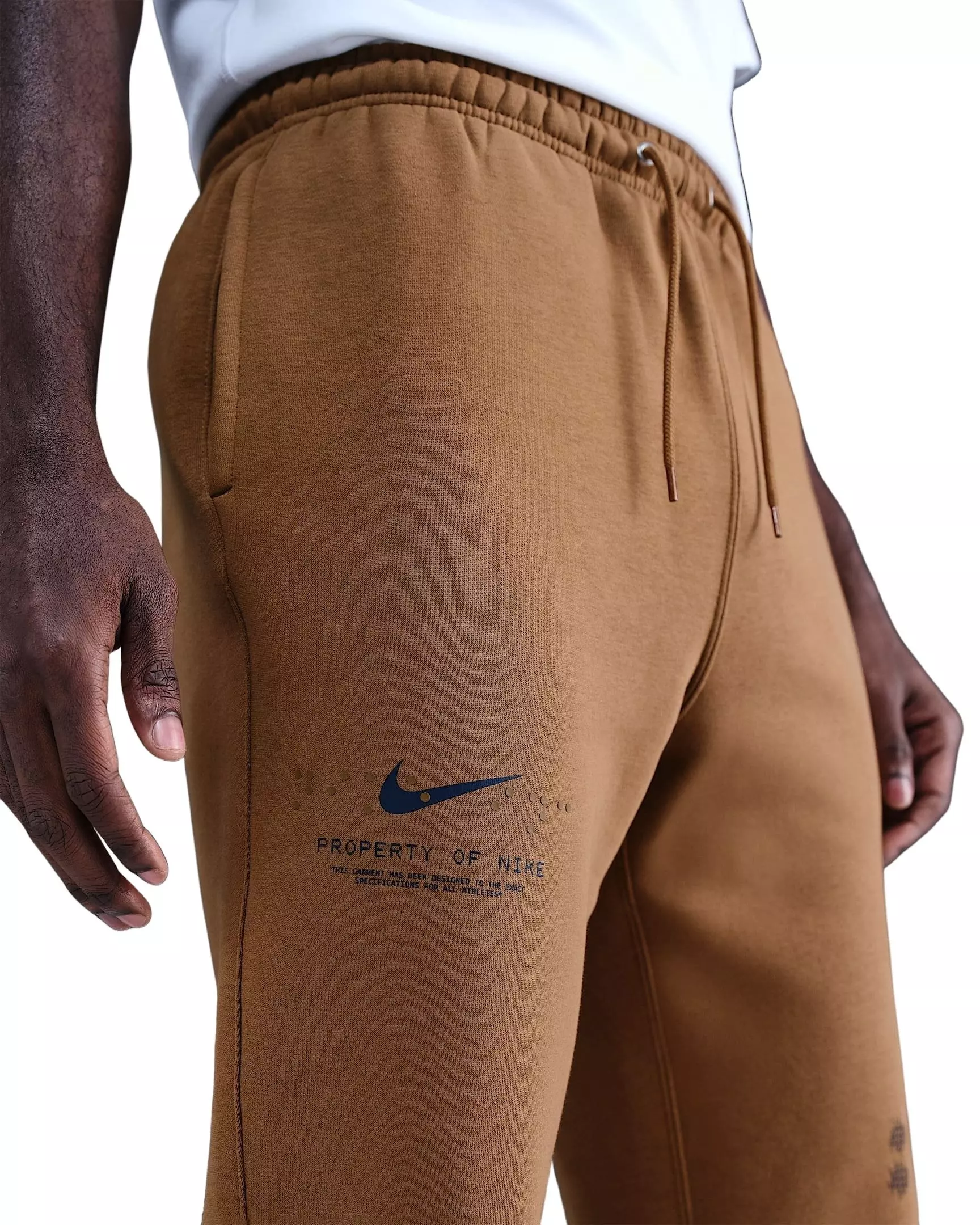 Nike Men's Sportswear Club Cuffed Fleece Pants - BROWN