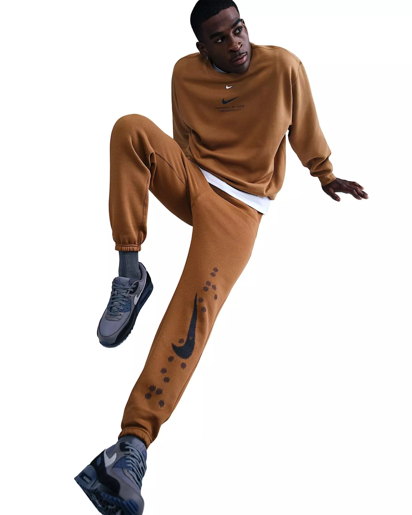 Nike Men's Sportswear Club Cuffed Fleece Pants - BROWN