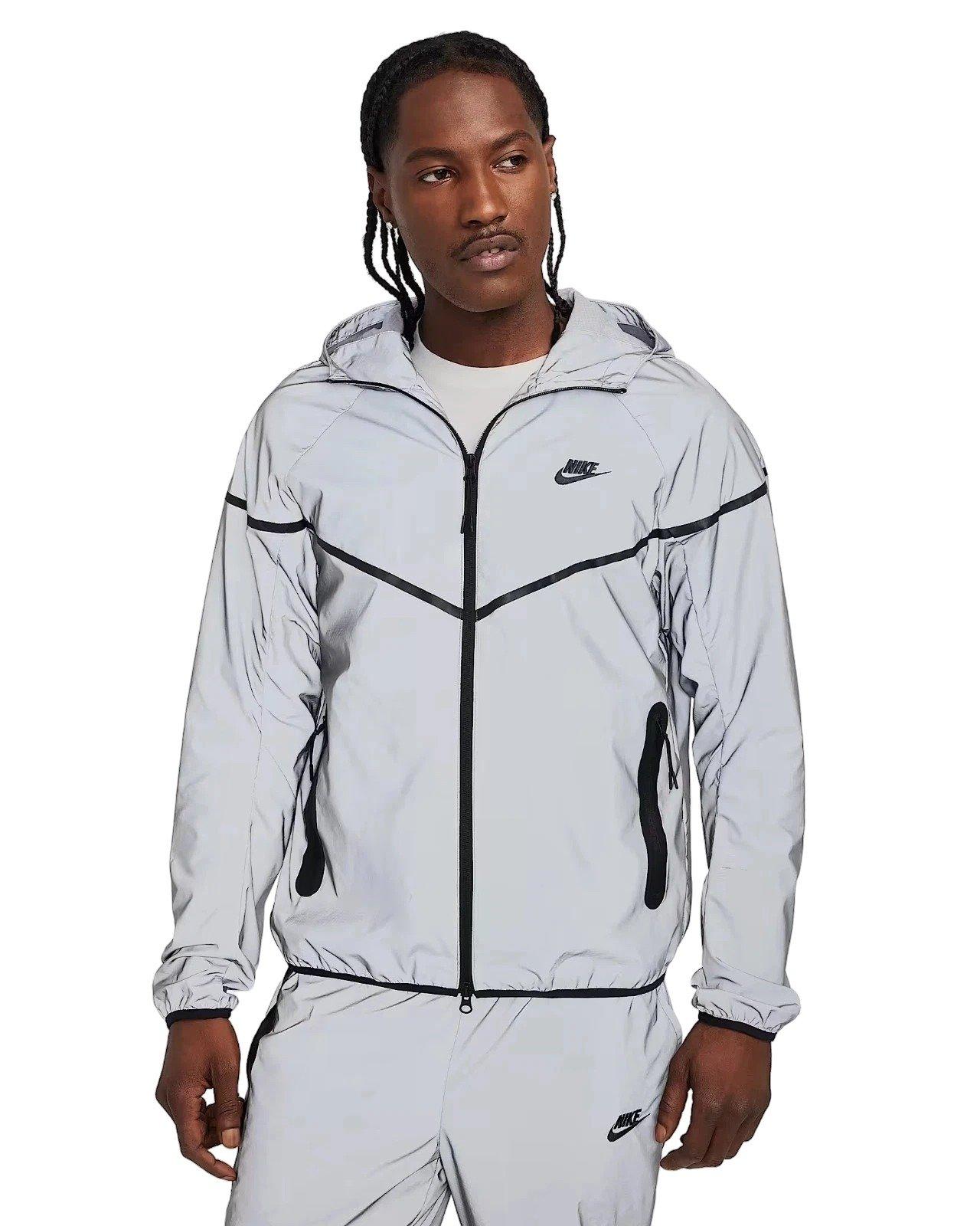 Nike Men's Tech Woven Flash Jacket - Grey