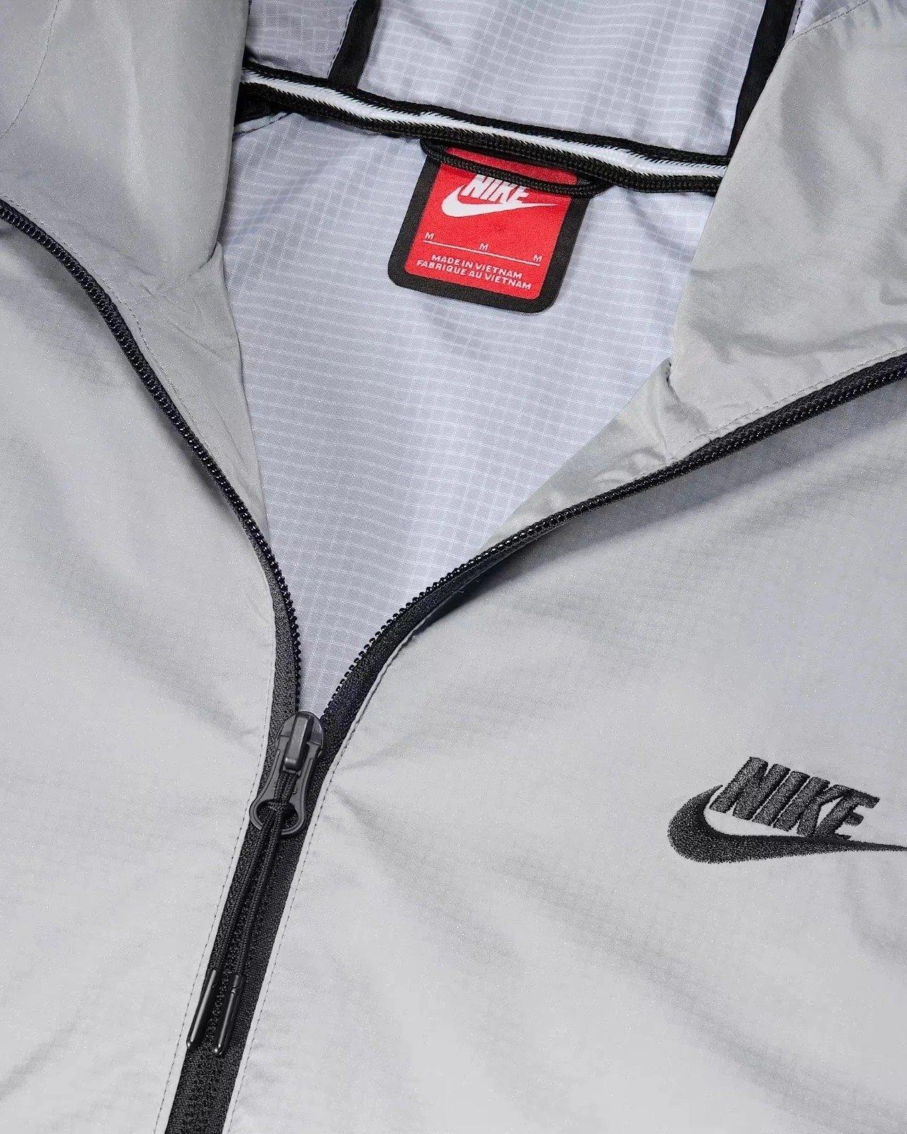 Nike Men's Tech Woven Flash Jacket - Grey - GREY Thumbnail View 3