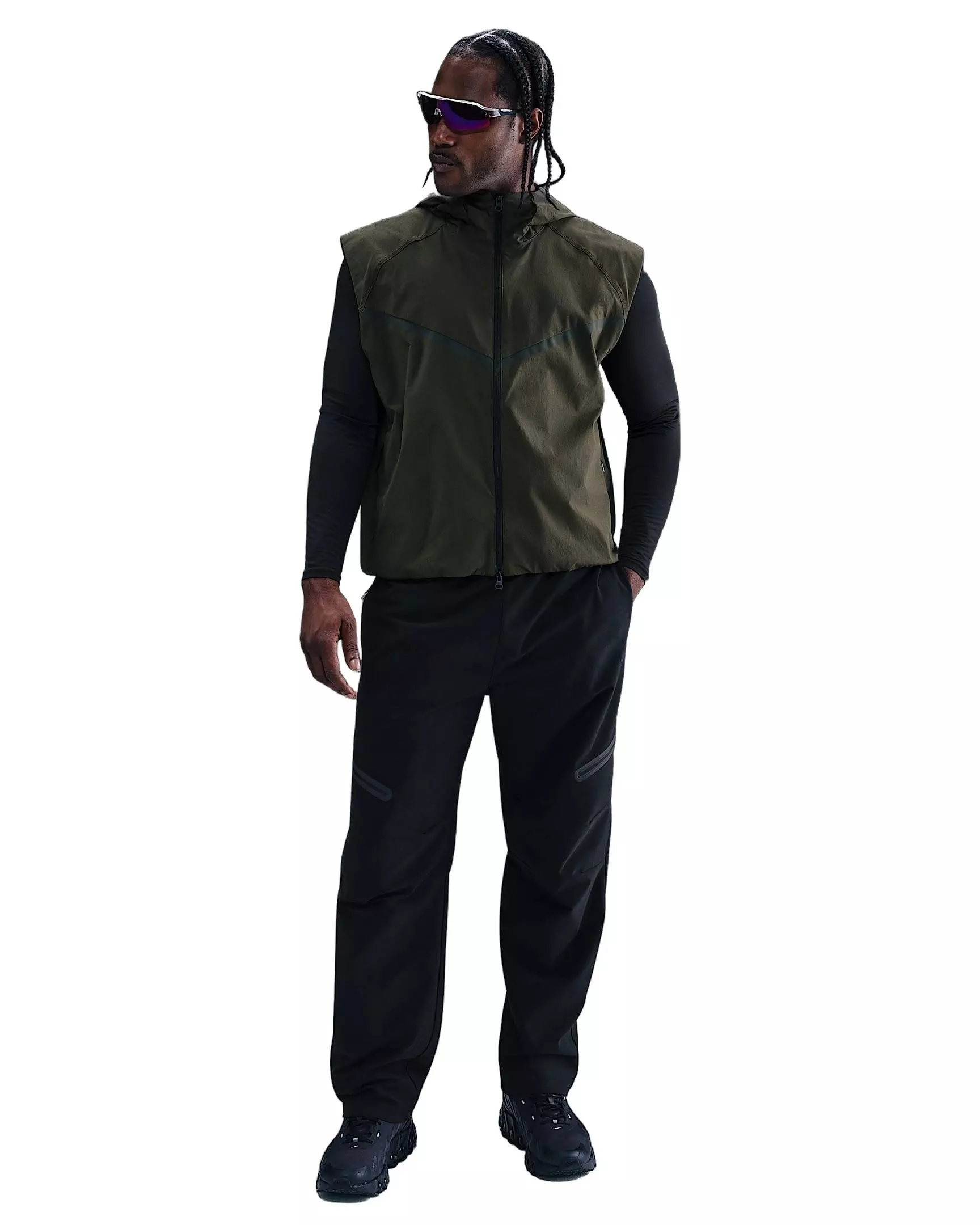 Nike Men's Tech Dri-FIT Woven Windrunner Vest - GREEN