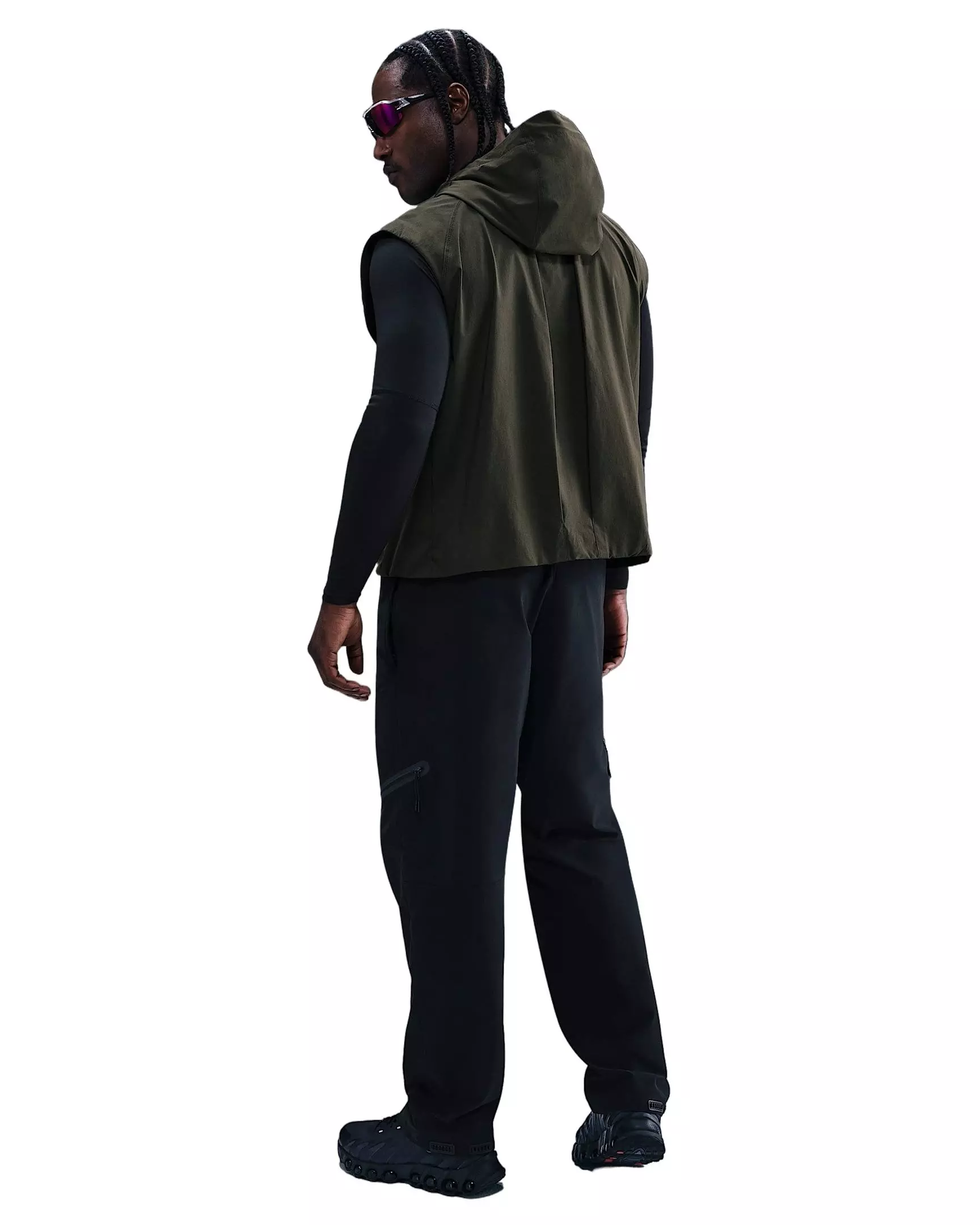 Nike Men's Tech Dri-FIT Woven Windrunner Vest - GREEN