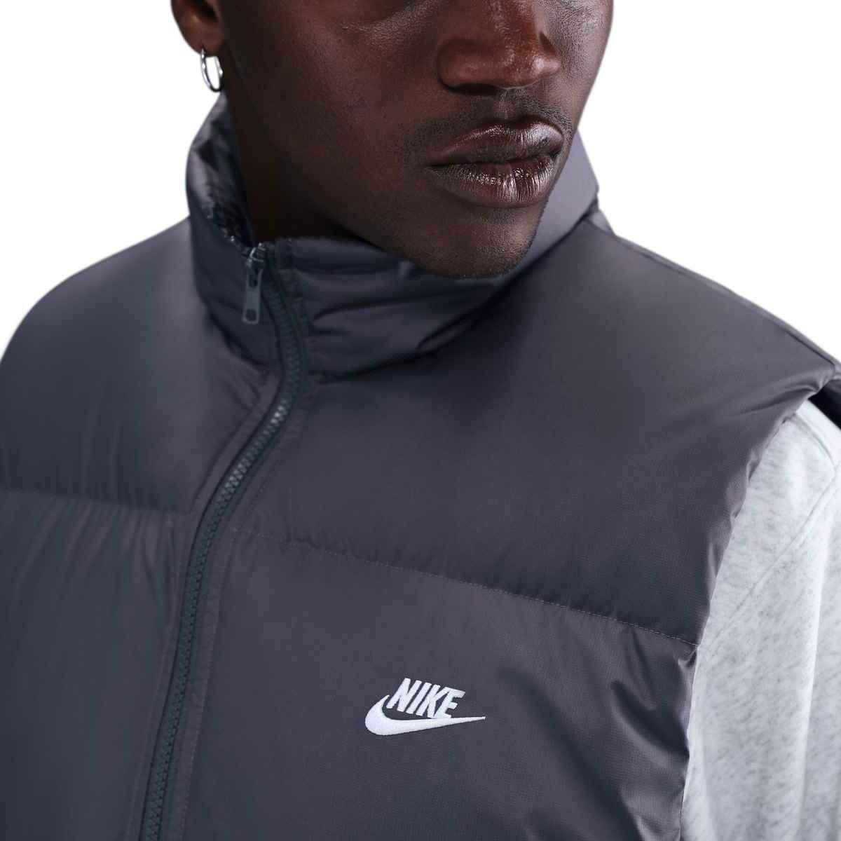 Nike Men's Sportswear Club Therma-FIT Puffer Vest - GREY Thumbnail View 3