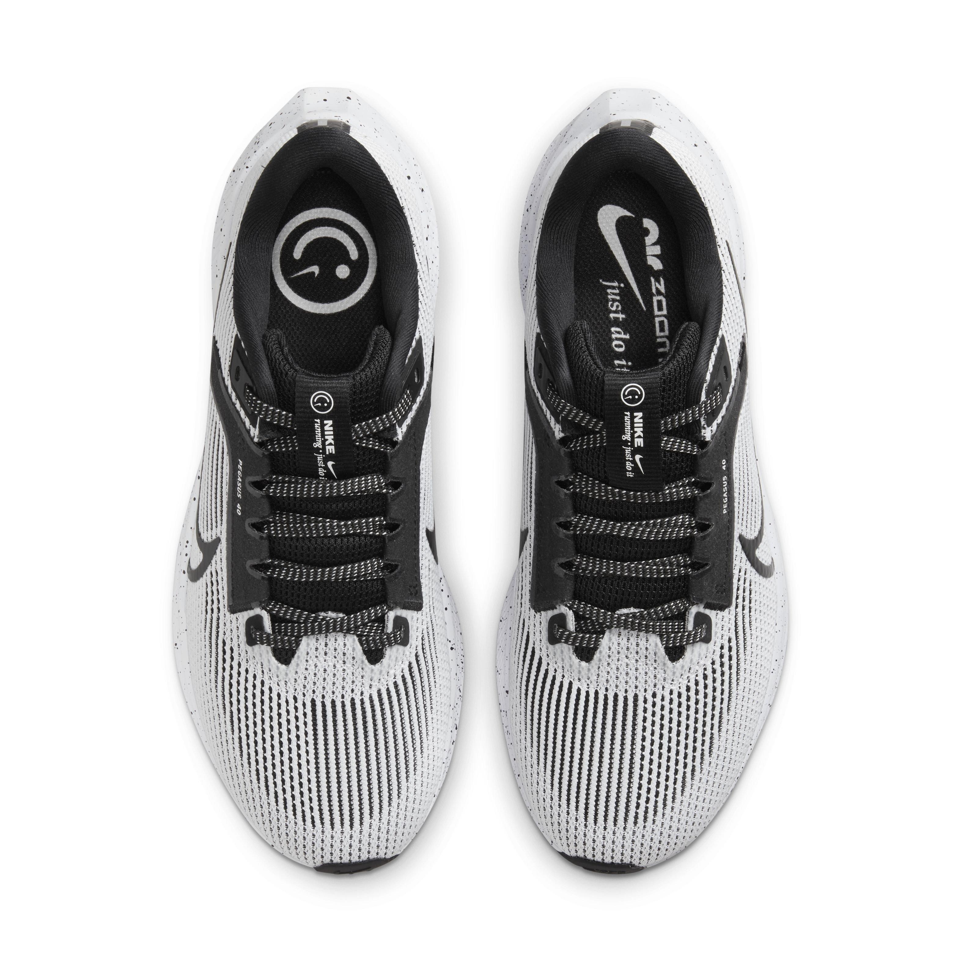 Nike Pegasus 40 "Black/White" Women's Running Shoe - BLACK/WHITE Thumbnail View 4