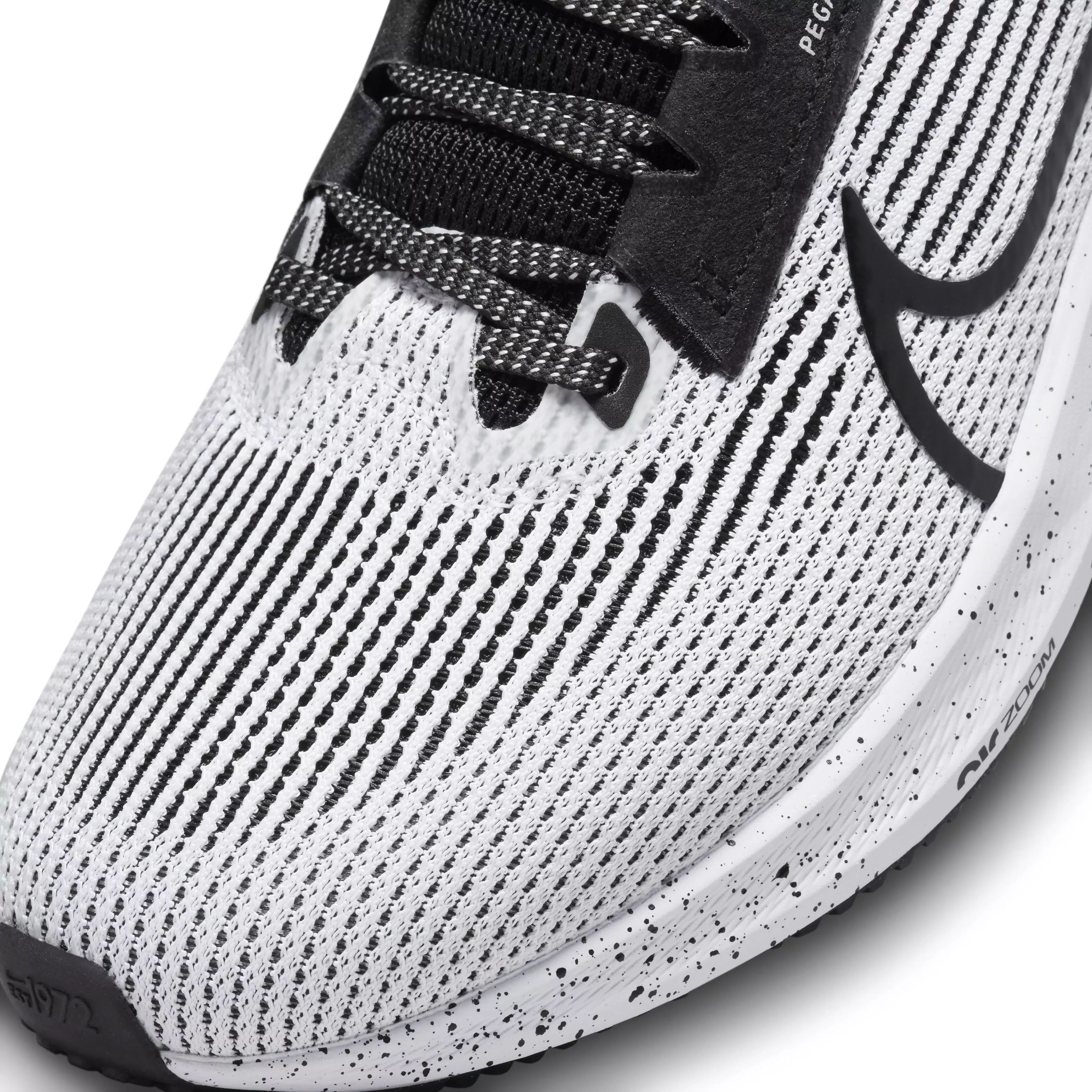 Nike Pegasus 40 "Black/White" Women's Running Shoe - BLACK/WHITE