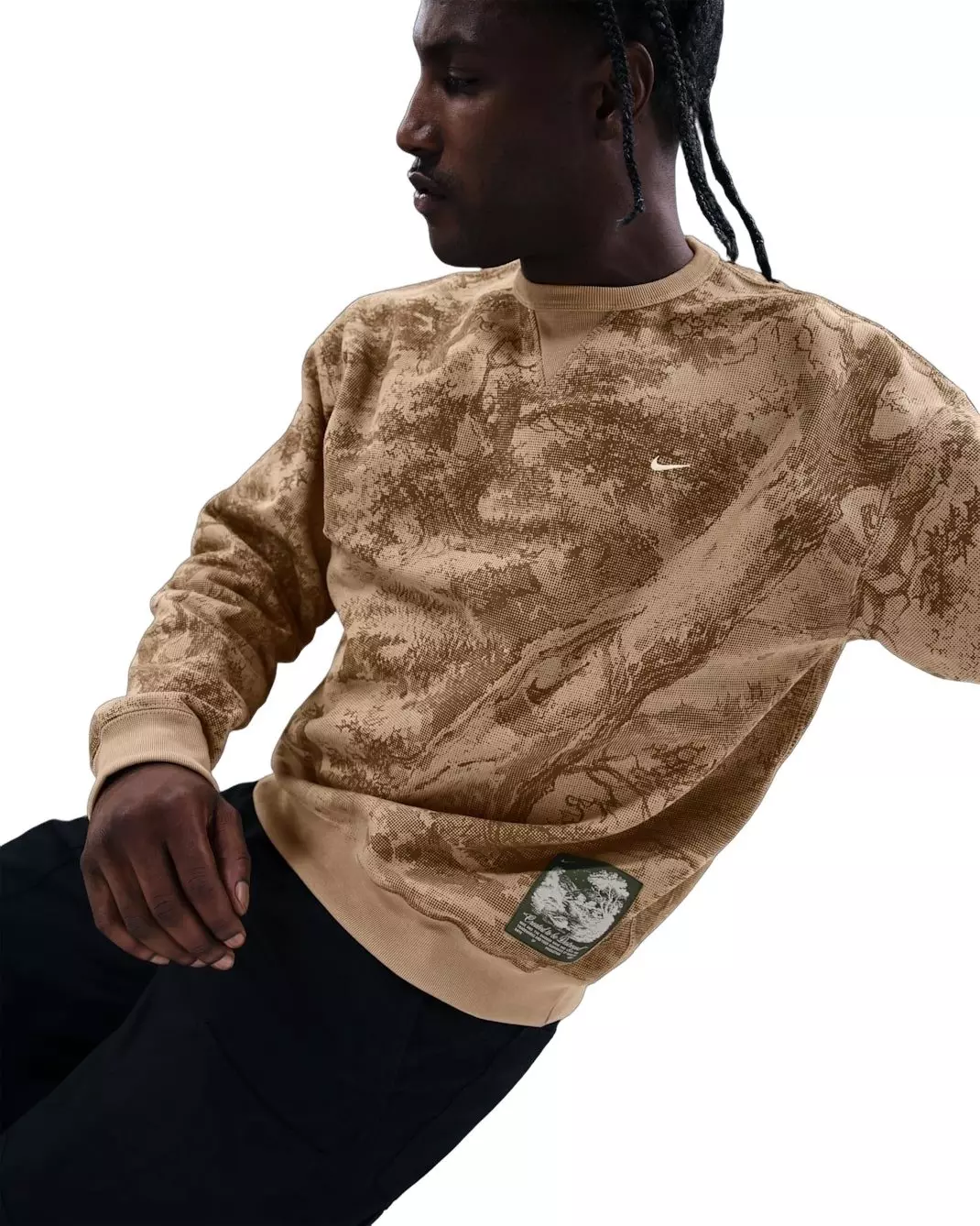 Nike Men's Solo Swoosh BB Fleece Graphic Crew - BEIGE