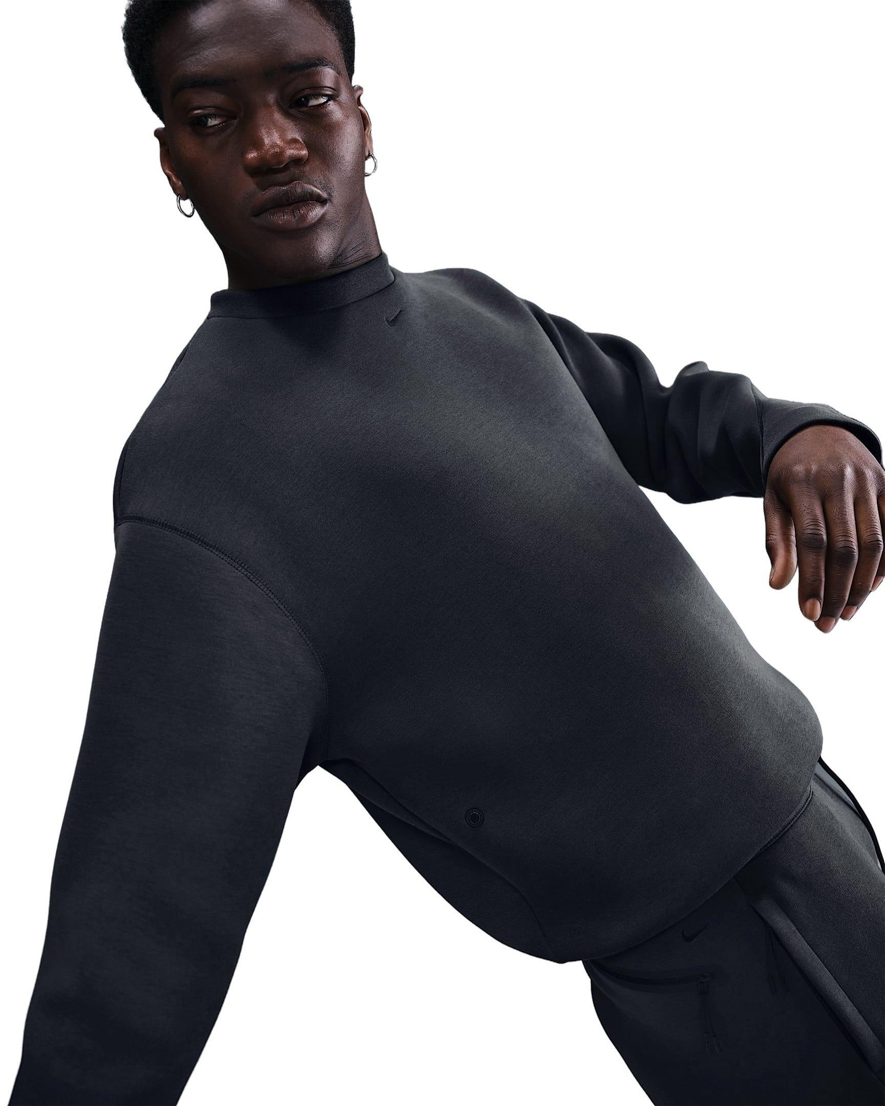 Nike Men's Tech Fleece Loose Fit Crew - GREY Thumbnail View 3