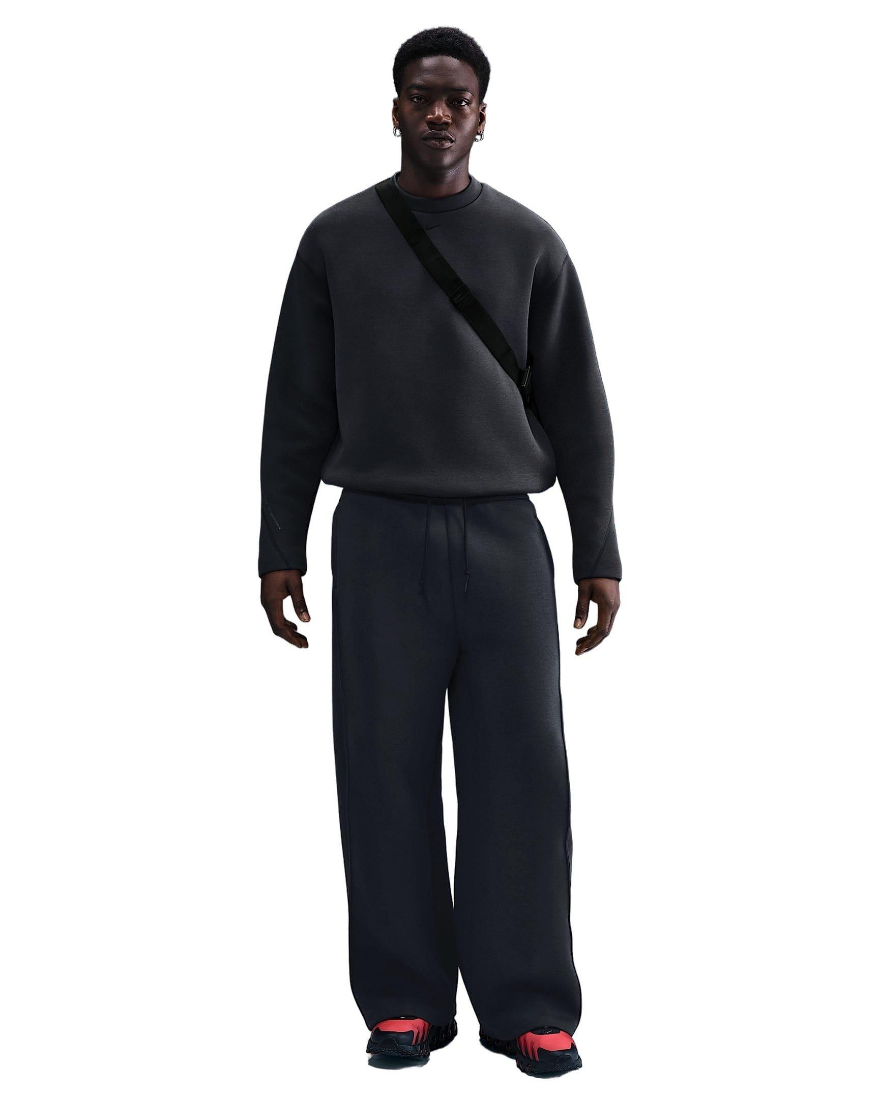 Nike Men's Tech Fleece Loose Fit Crew - GREY Thumbnail View 4