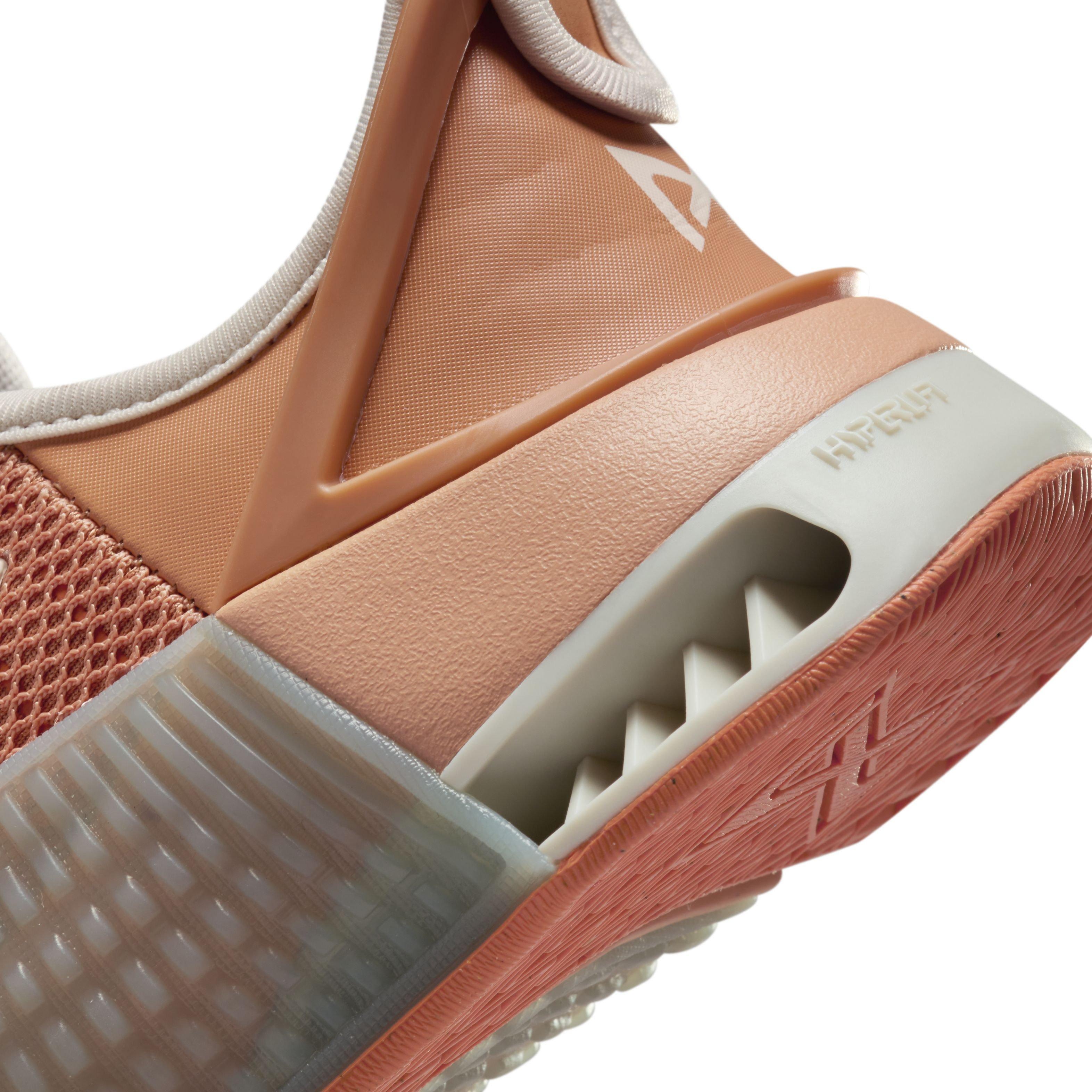 Nike Metcon 9 FlyEase "Amber Brown/Guava Ice/Light Bone" Women's Training Shoe - BROWN/GUAVA/LT BONE Thumbnail View 8