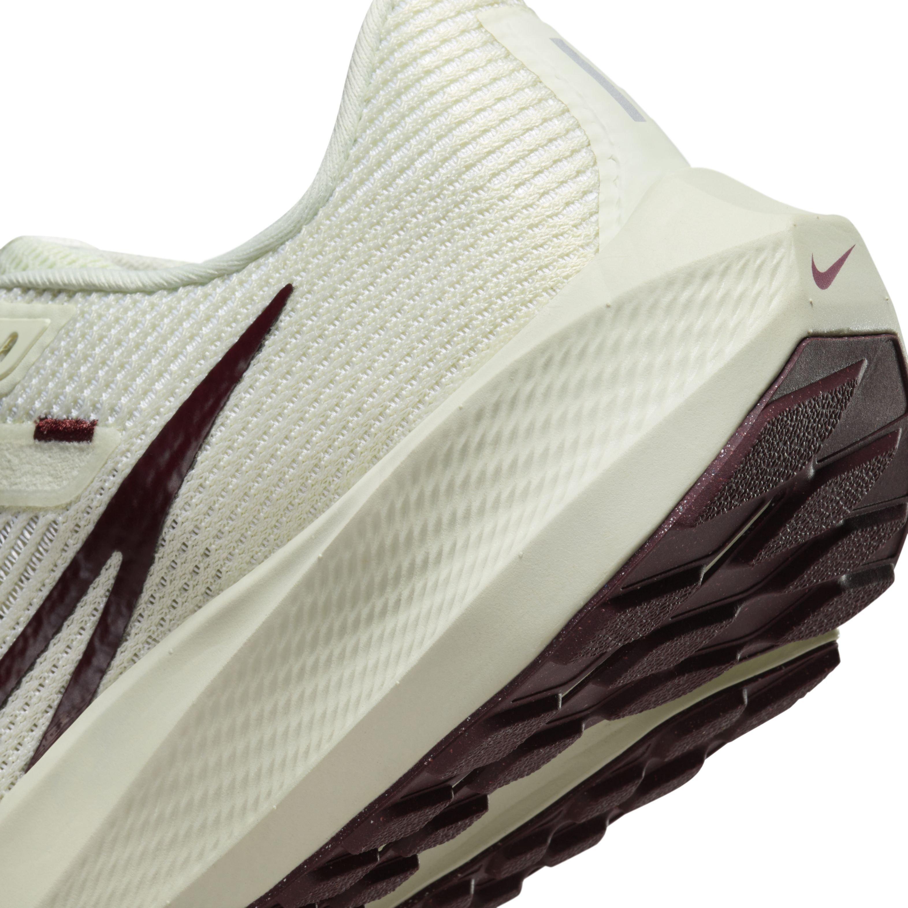 Burgundy nike hot sale shoes womens