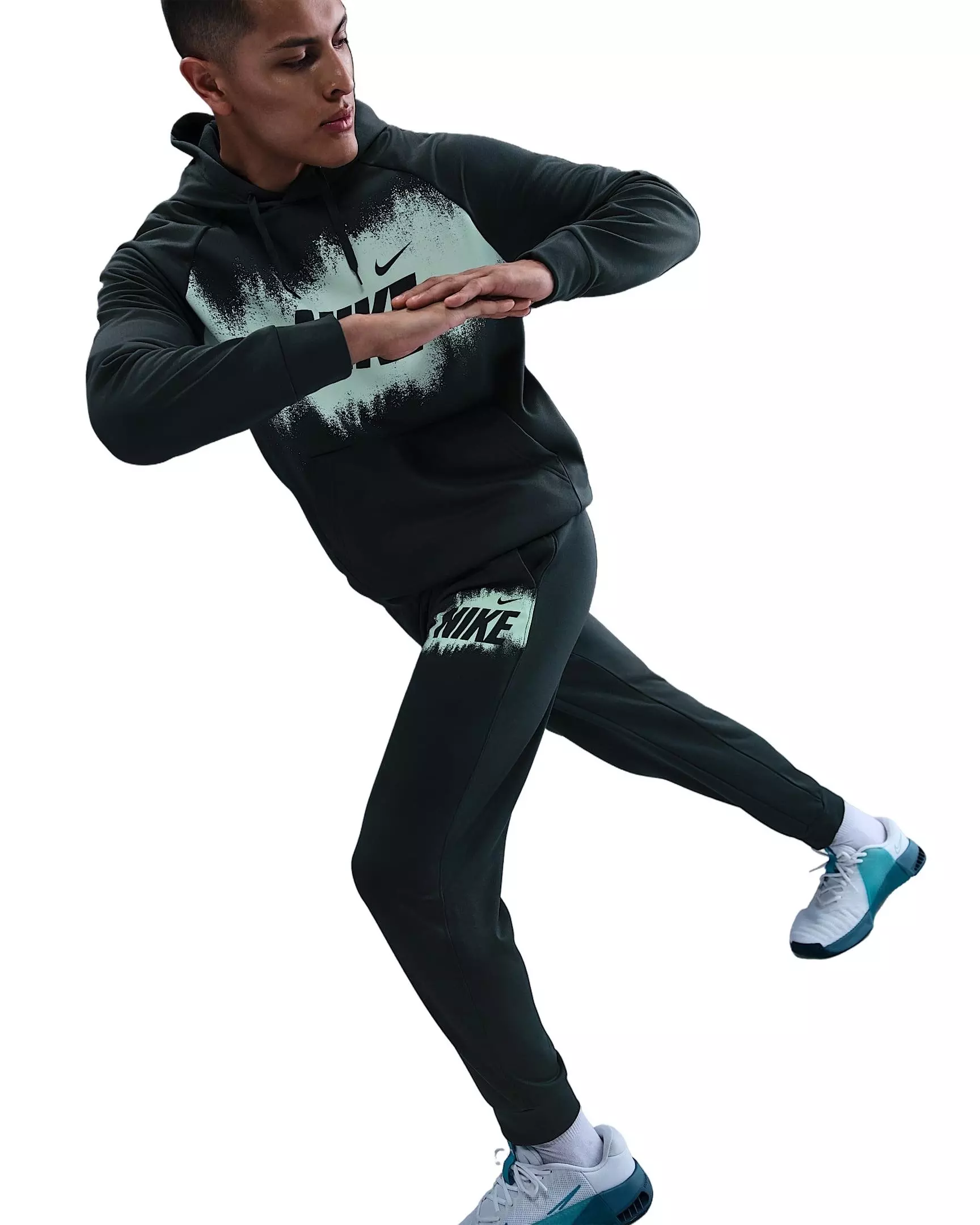 Nike Men's Therma-FIT Fleece Graphic Joggers - SEAWEED GREEN