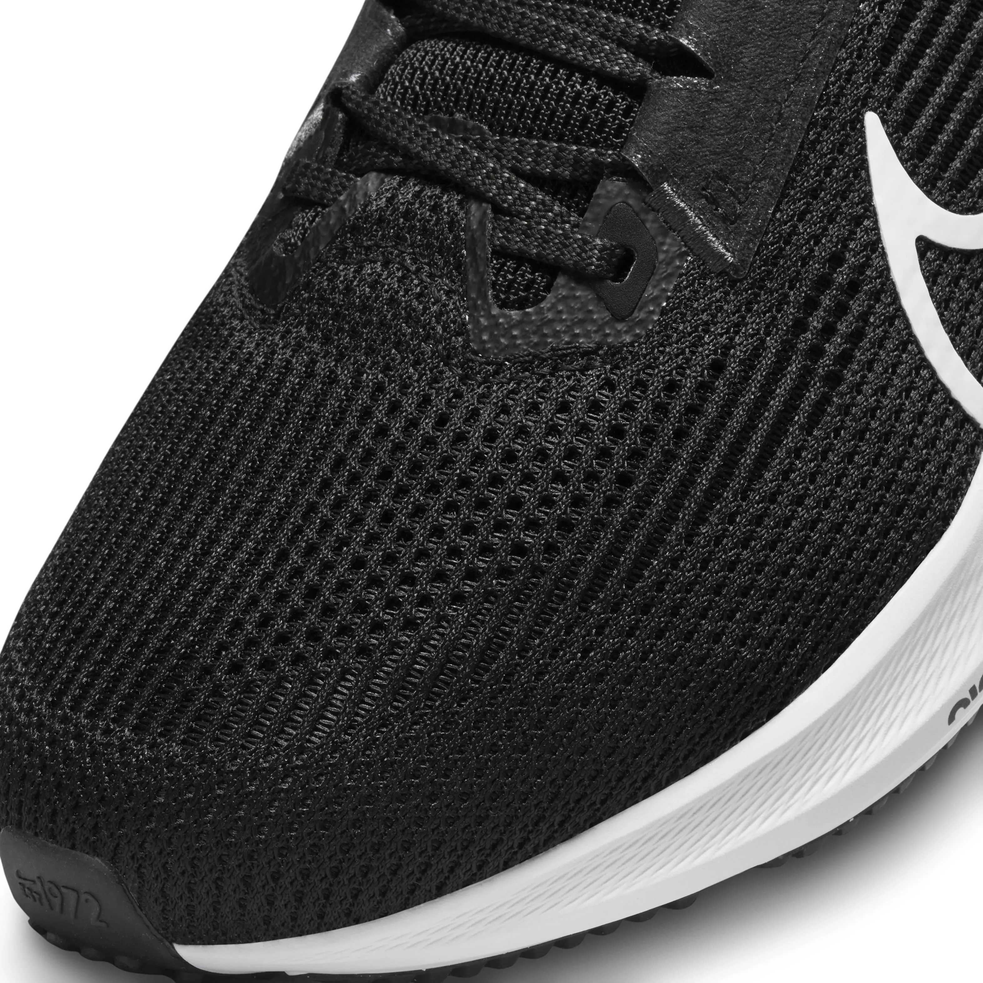 Nike Pegasus 40 "Black/White/Iron Grey" Women's Wide Running Shoe - BLACK/WHITE/GREY