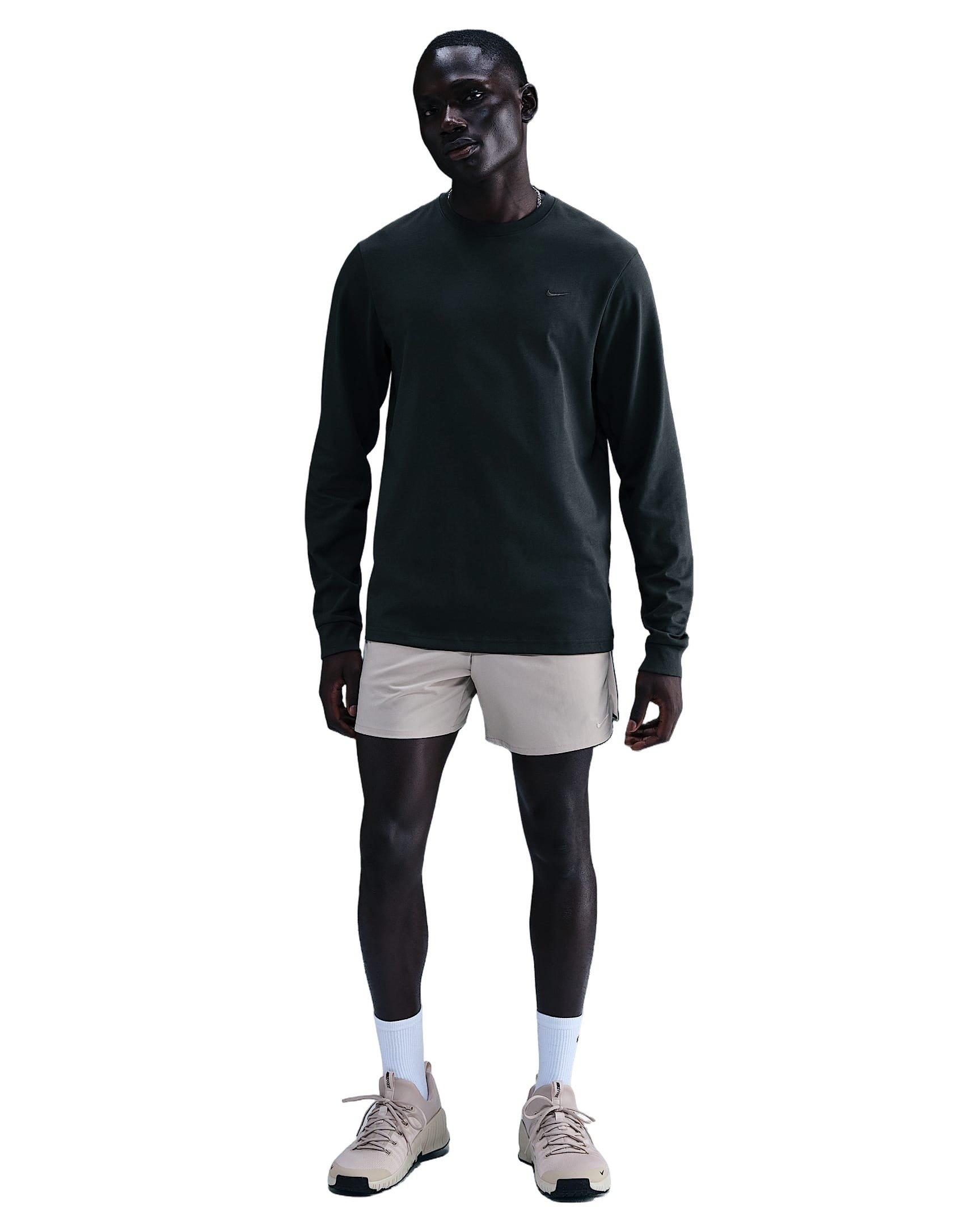 Nike Men's Primary Dri-FIT Long-Sleeve Versatile Top - SEAWEED GREEN Thumbnail View 4