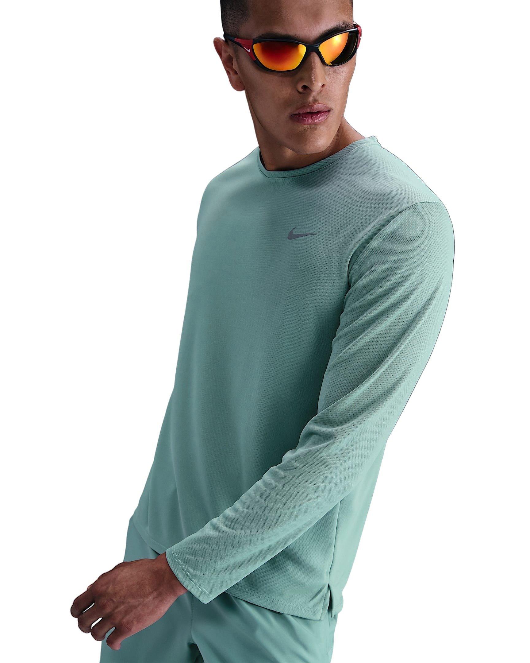 Nike Men's Miler Dri-FIT UV Long-Sleeve Running Top - GREEN Thumbnail View 1