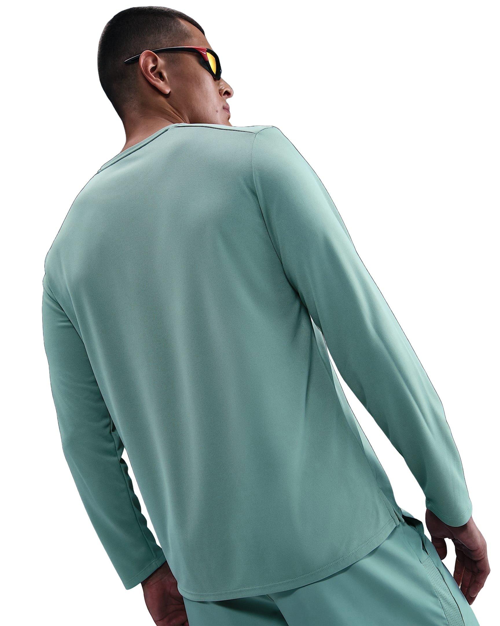 Nike Men's Miler Dri-FIT UV Long-Sleeve Running Top - GREEN Thumbnail View 2