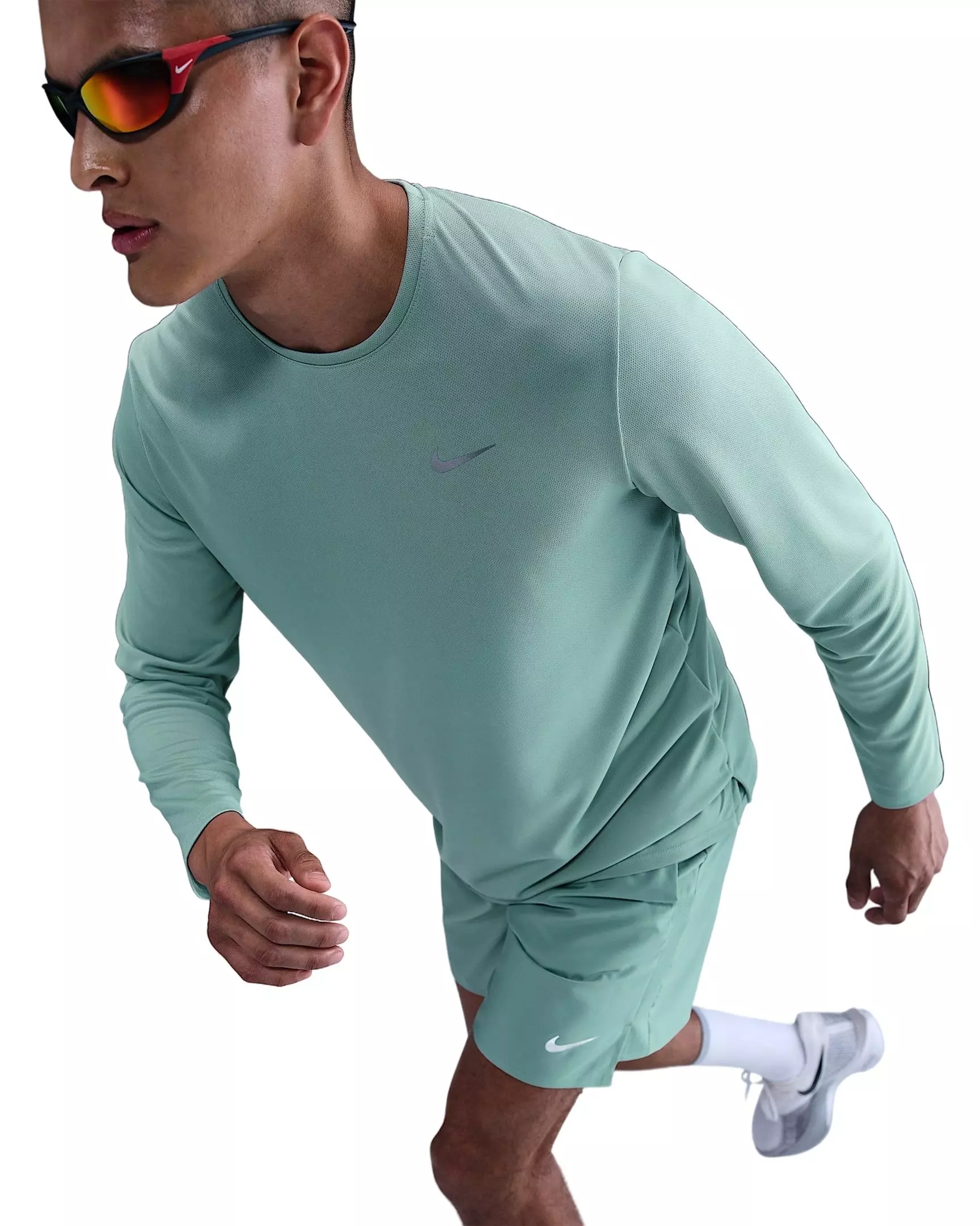 Nike Men's Miler Dri-FIT UV Long-Sleeve Running Top - GREEN