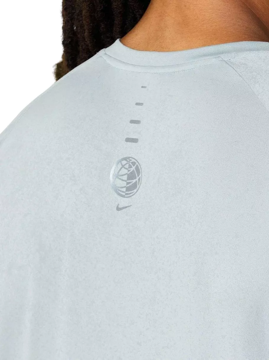 Nike Men's Stride Dri-FIT Long Sleeve Top - Lt Smoke Grey - LT SMOKE GREY