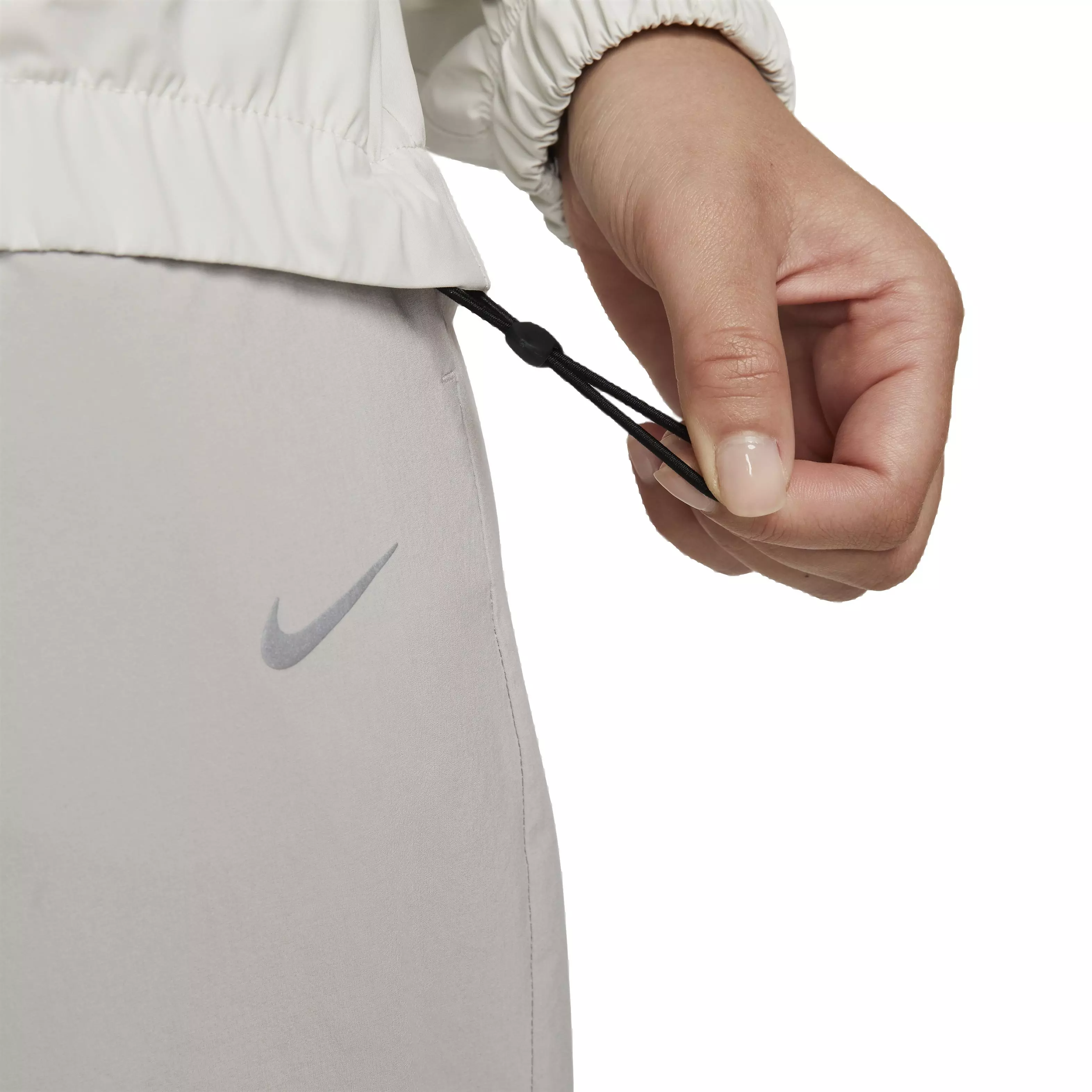 Nike Women's Swift Storm-FIT Jacket - WHITE