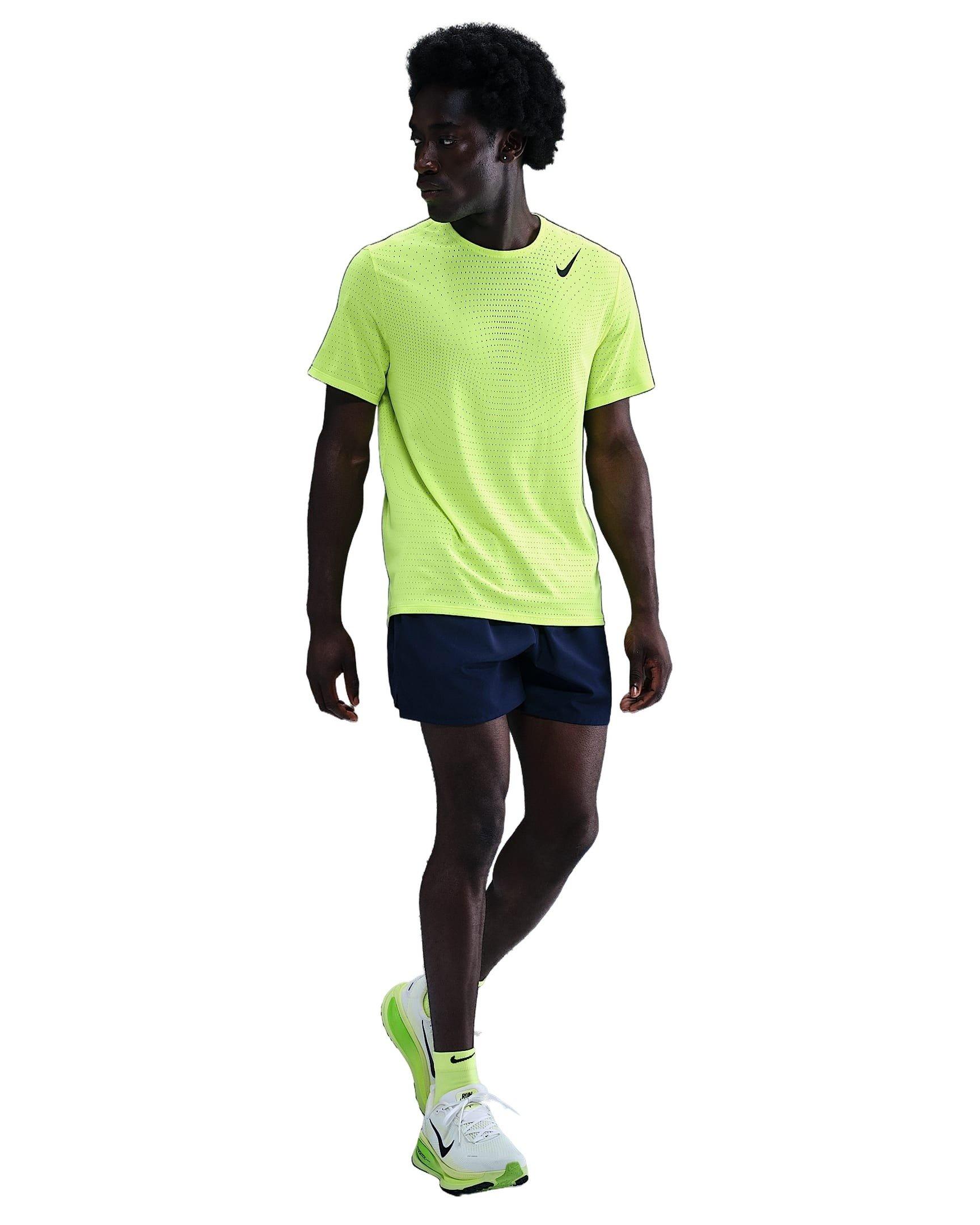 Nike Men's AeroSwift Dri-FIT ADV Short-Sleeve Running Top - YELLOW Thumbnail View 4