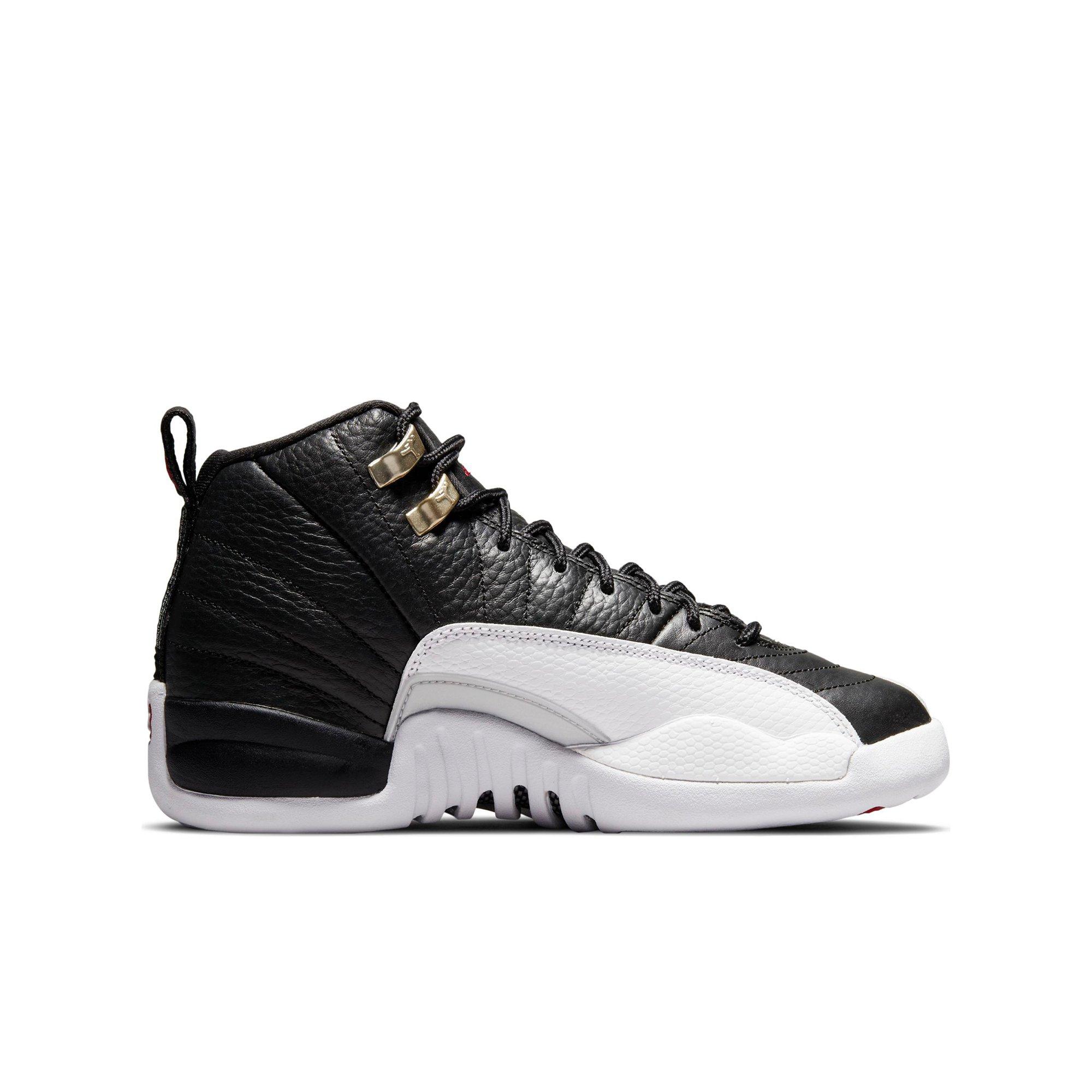 Jordan 12 store black hibbett sports