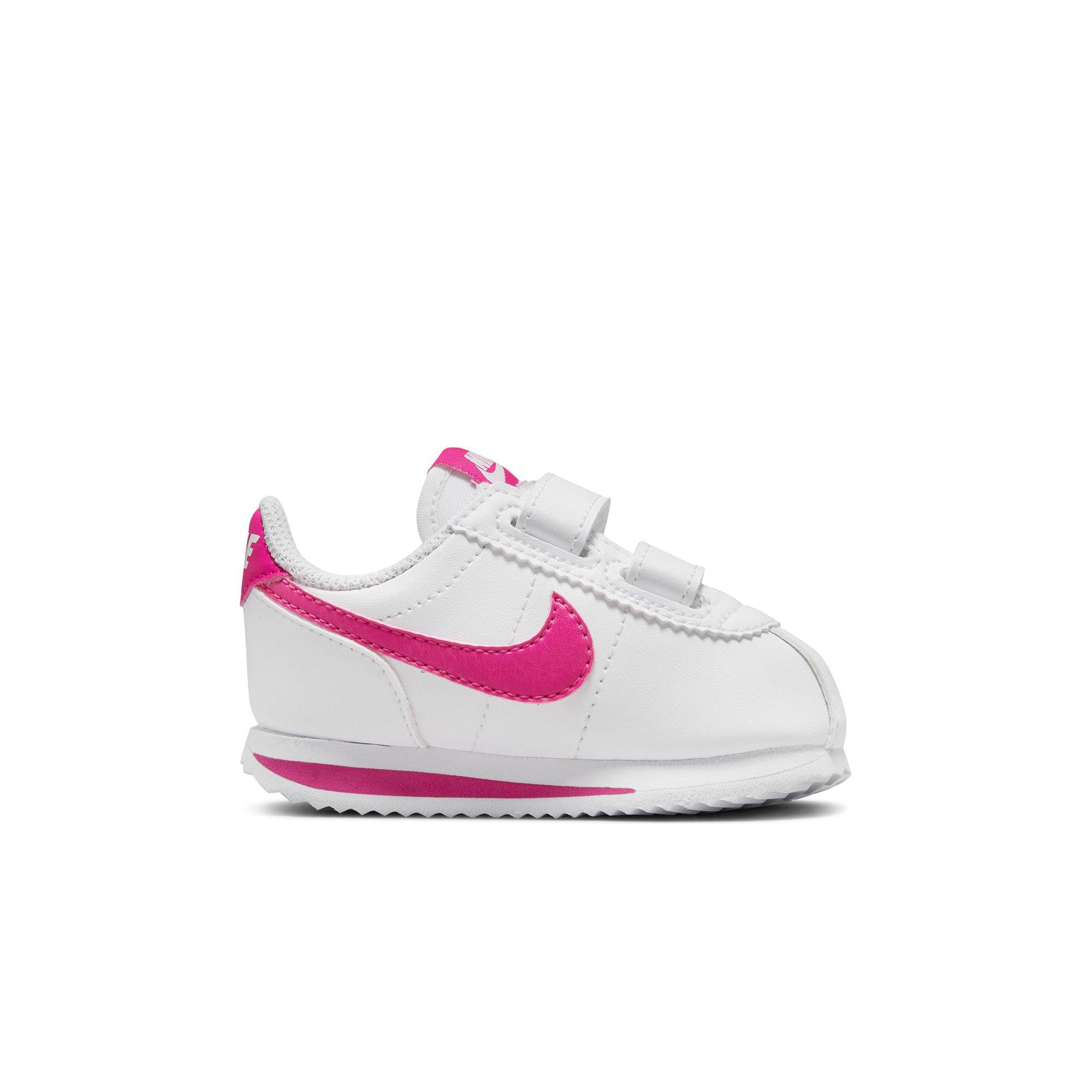 Pink baby clearance nike shoes