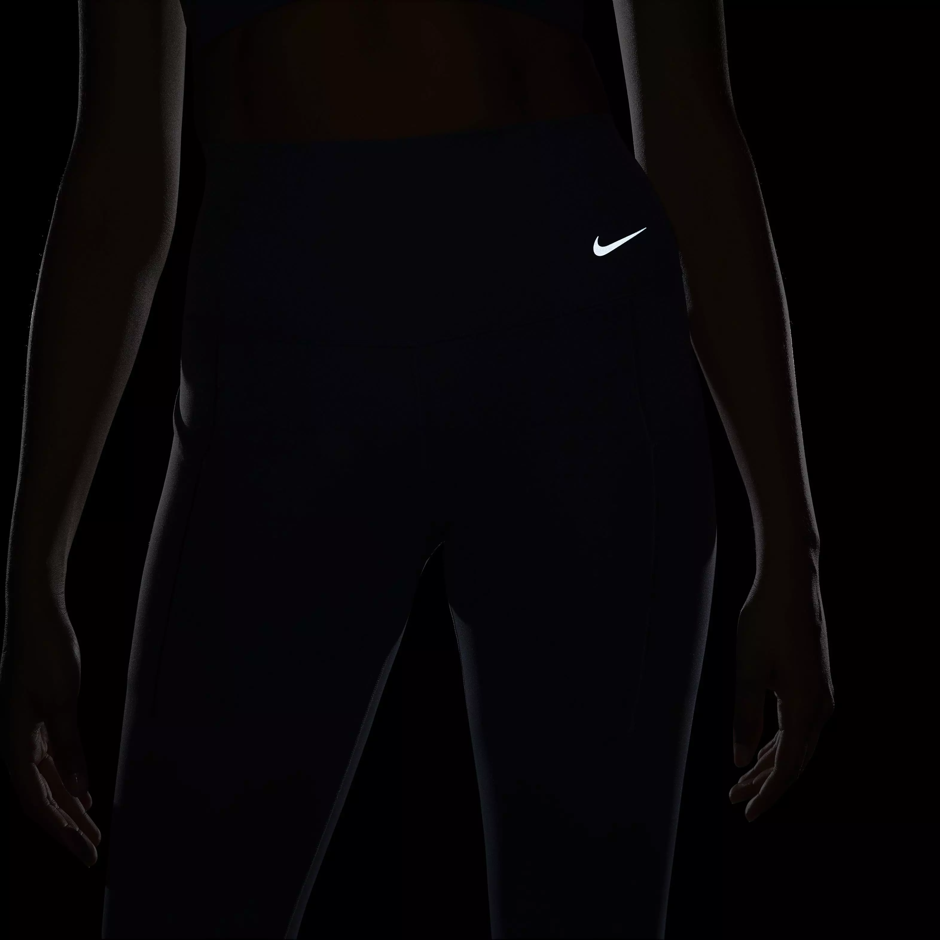 Nike Women's Dri-FIT Universa Medium Support High-Rise Cropped Leggings with Pockets - BLUE