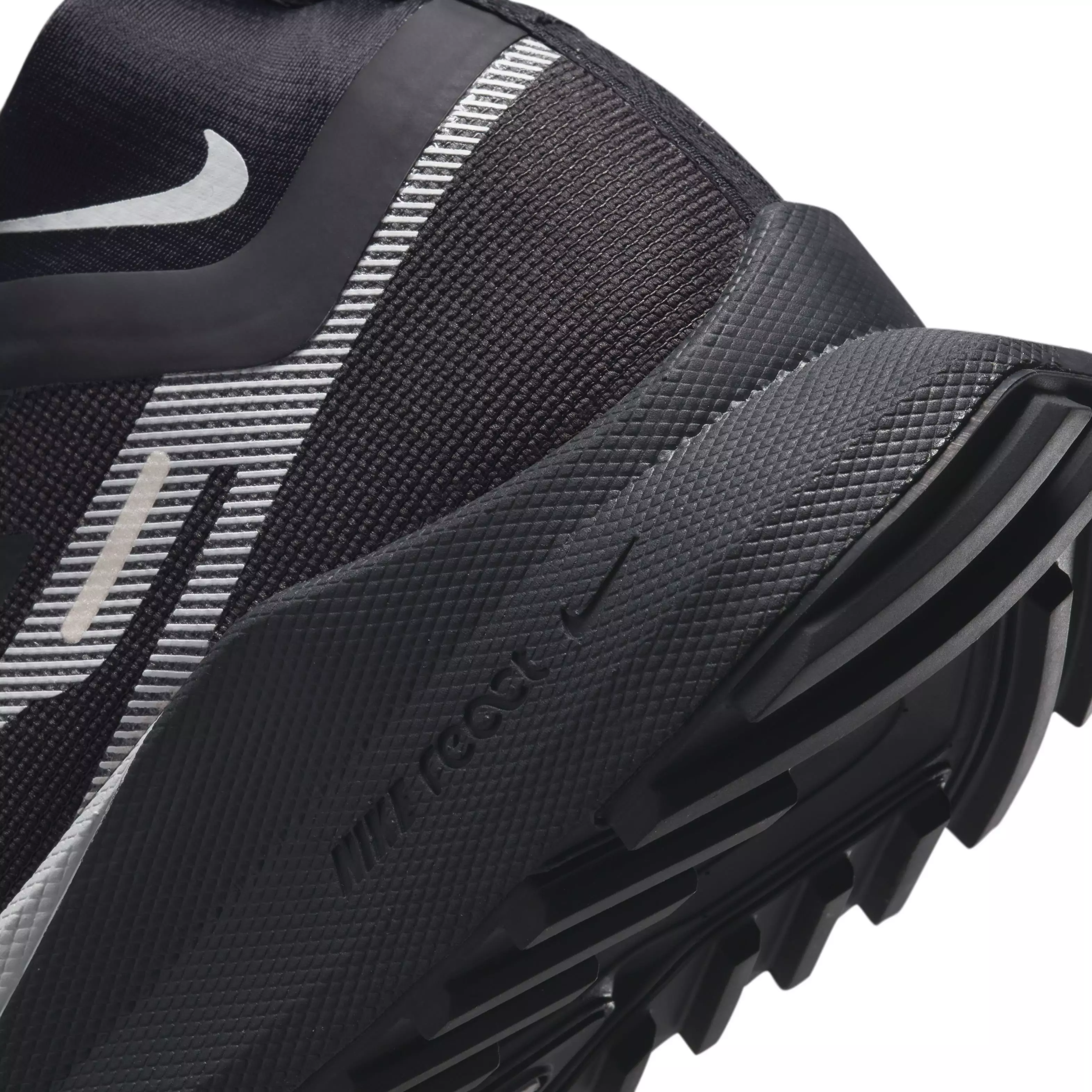 Nike Pegasus Trail 4 GORE-TEX "Black/Wolf Grey/Reflect Silver" Women's Trail Running Shoe - BLACK/GREY/SILVER