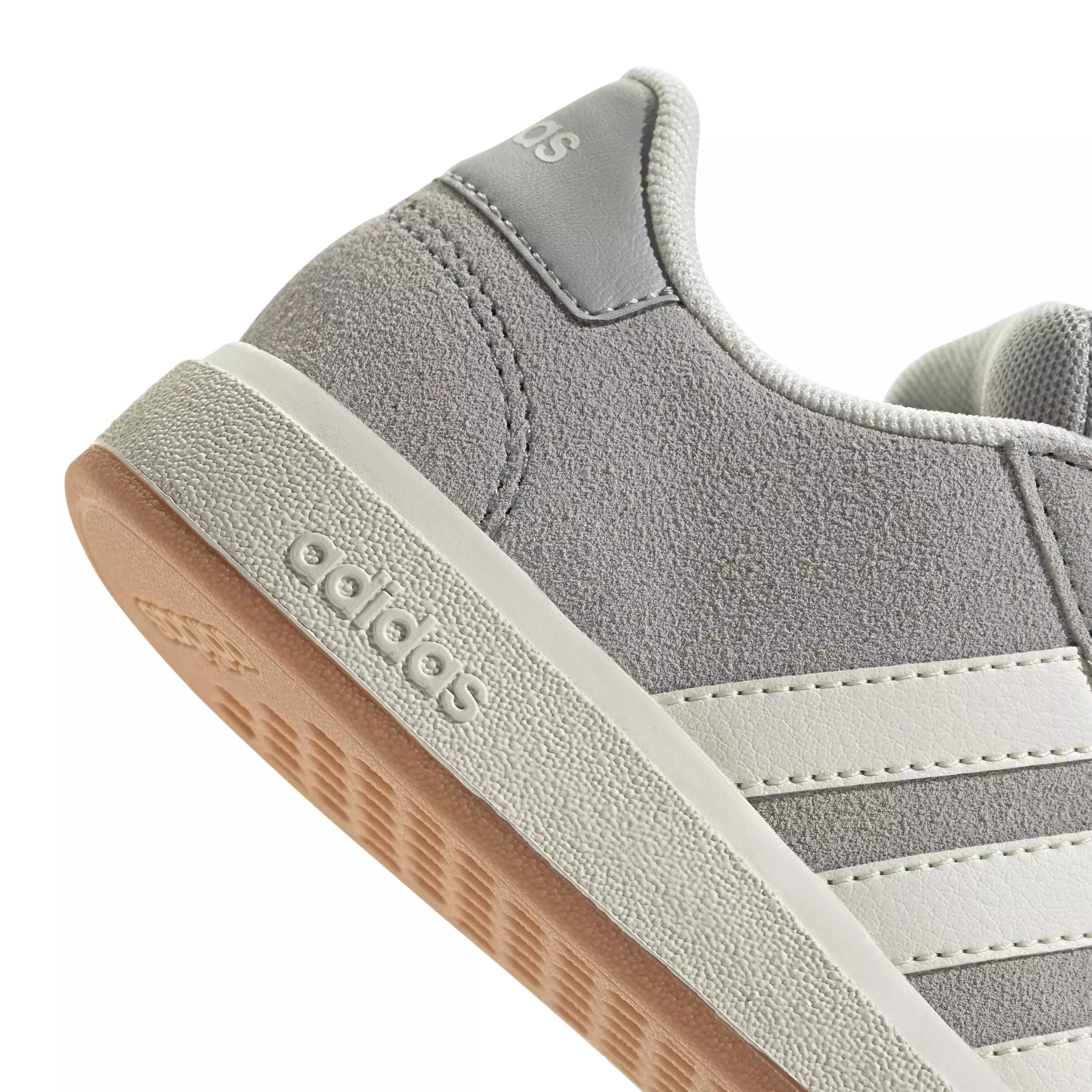adidas Grand Court 00s "Grey Two/Off White/Gum 10" Preschool Boys' Shoe - GREY/OFF WHITE/GUM