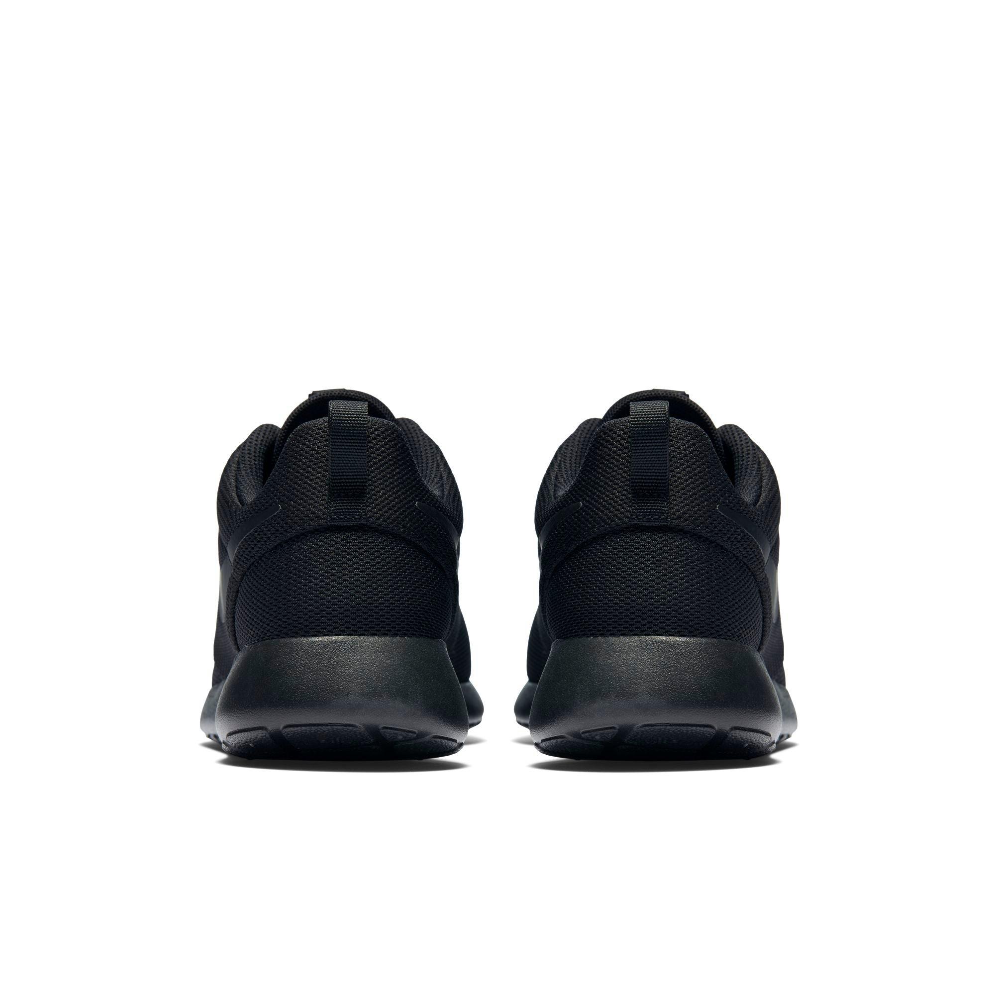 All black nike roshes womens online