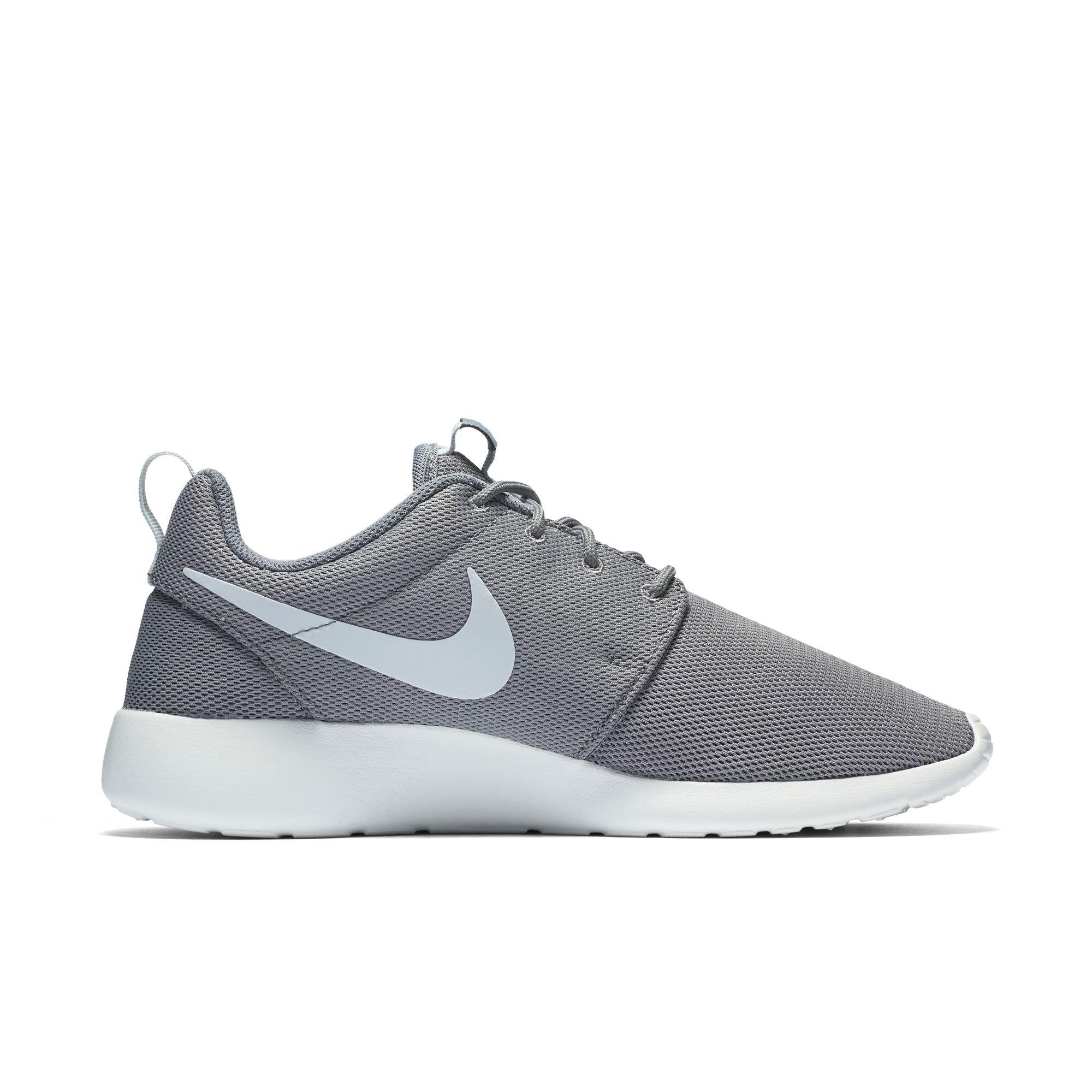 white roshe one womens