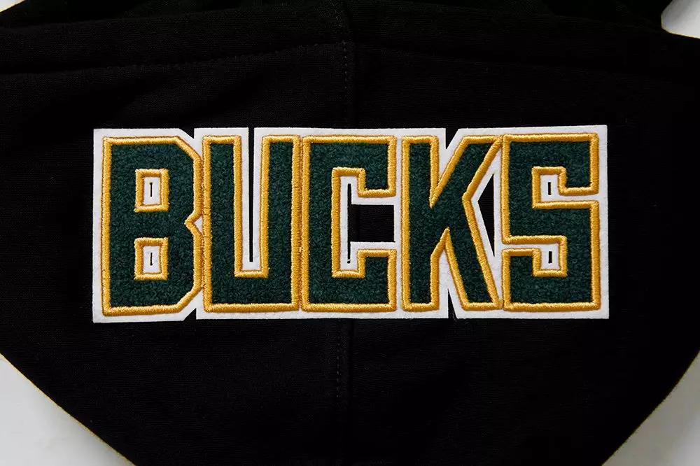 Pro Standard Big​ Boys​' NBA Milwaukee Bucks Clas​sic Fleece PO Hoodie - Black - BLACK