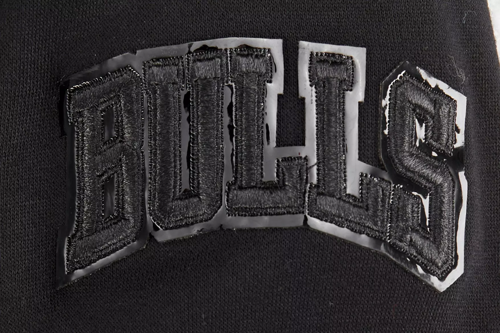 Pro Standard Little Boys​' NBA Chicago Bulls Triple Black Fleece PO Hoodie - Black - BLACK