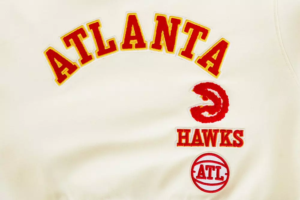 Pro Standard Big Girls' NBA Atlanta Hawks Retro Classic Rib Fleece Crewneck Sweatshirt -Cream/Red - CREAM/RED