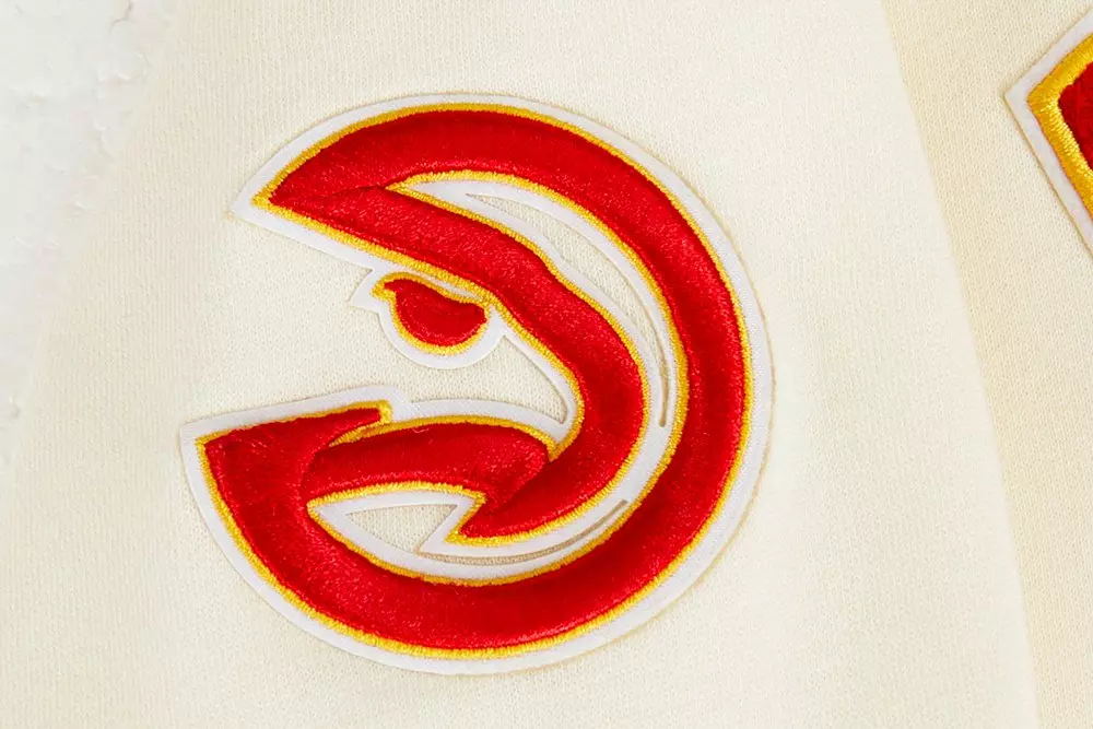 Pro Standard Big Girls' NBA Atlanta Hawks Retro Classic Rib Fleece Crewneck Sweatshirt - Cream/Red - CREAM/RED