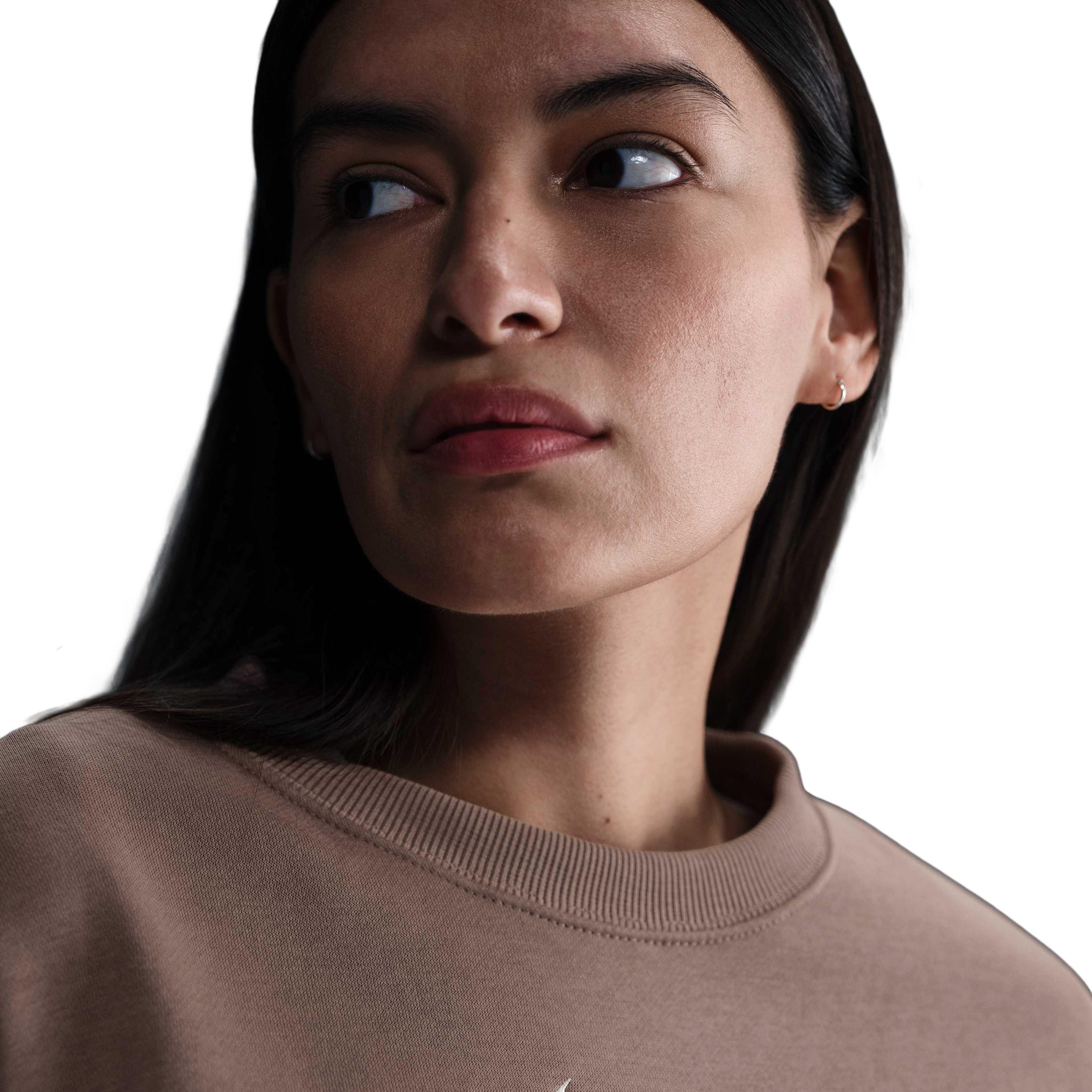 Nike Women's Sportswear Phoenix Fleece Over-Oversized Crewneck Sweatshirt - Brown - BROWN Thumbnail View 3