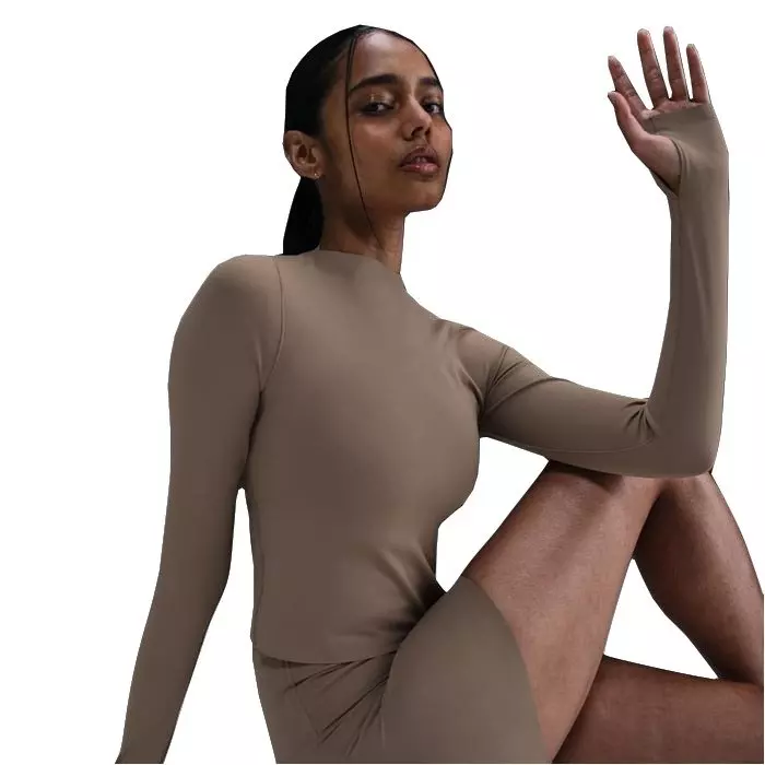 Nike Women's Zenvy Dri-FIT Long-Sleeve Top - Brown - BROWN