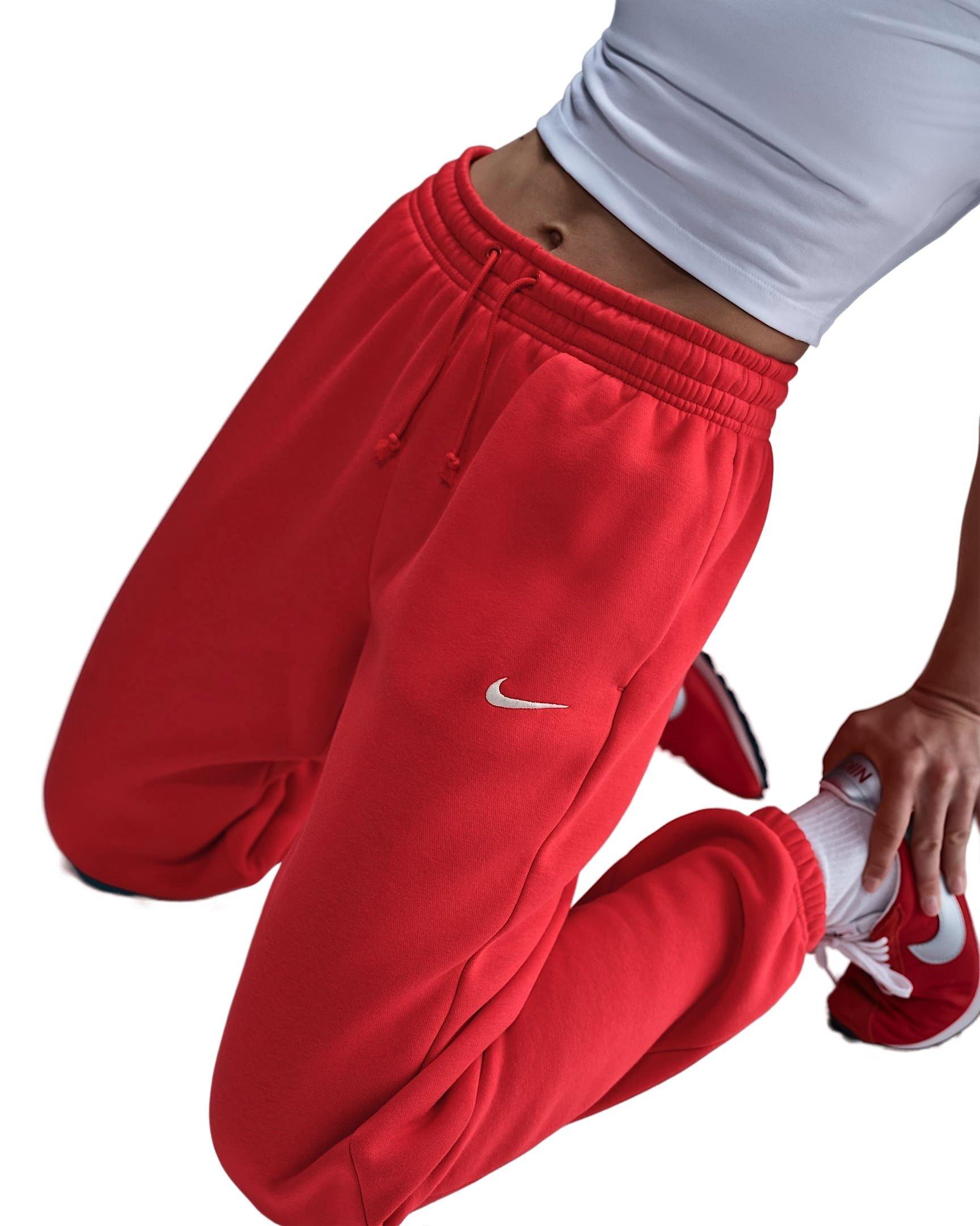 Nike Women's Sportswear Phoenix Fleece High-Waisted Oversized Sweatpants - Red - RED Thumbnail View 3