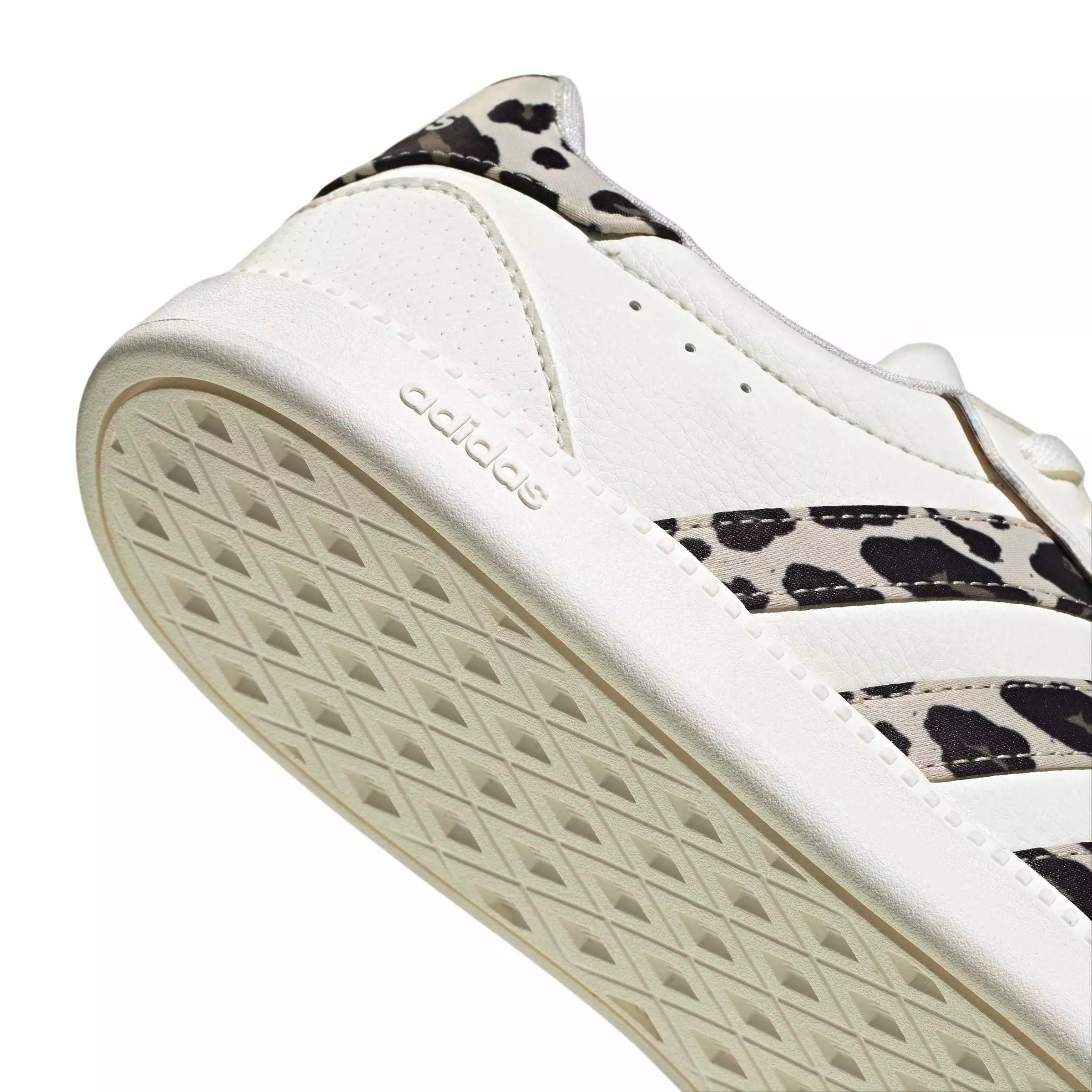 adidas Breaknet Sleek "Core White/Crystal Linen/Khaki Six" Women's Shoe - WHITE/LINEN/KHAKI