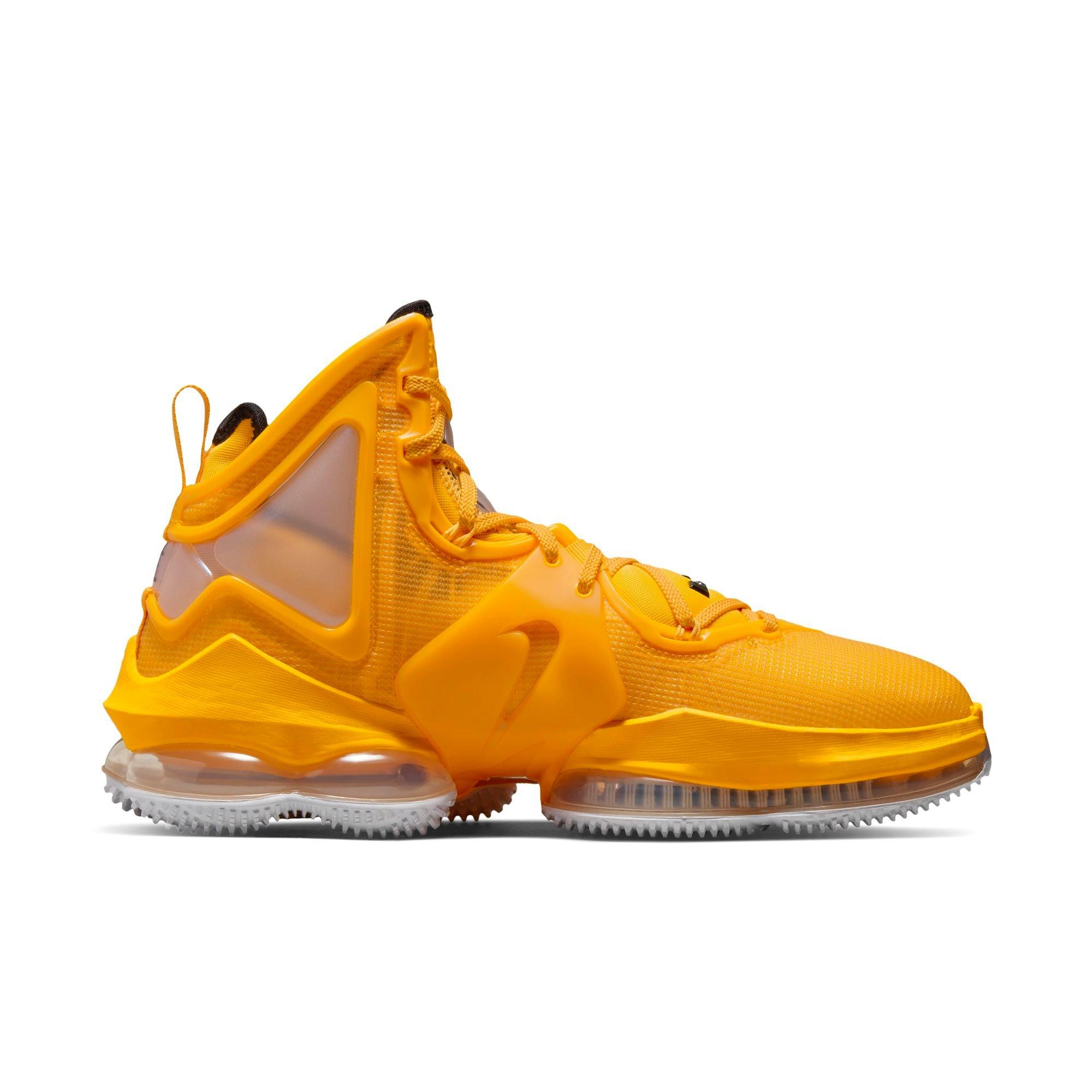 Gold lebrons hot sale