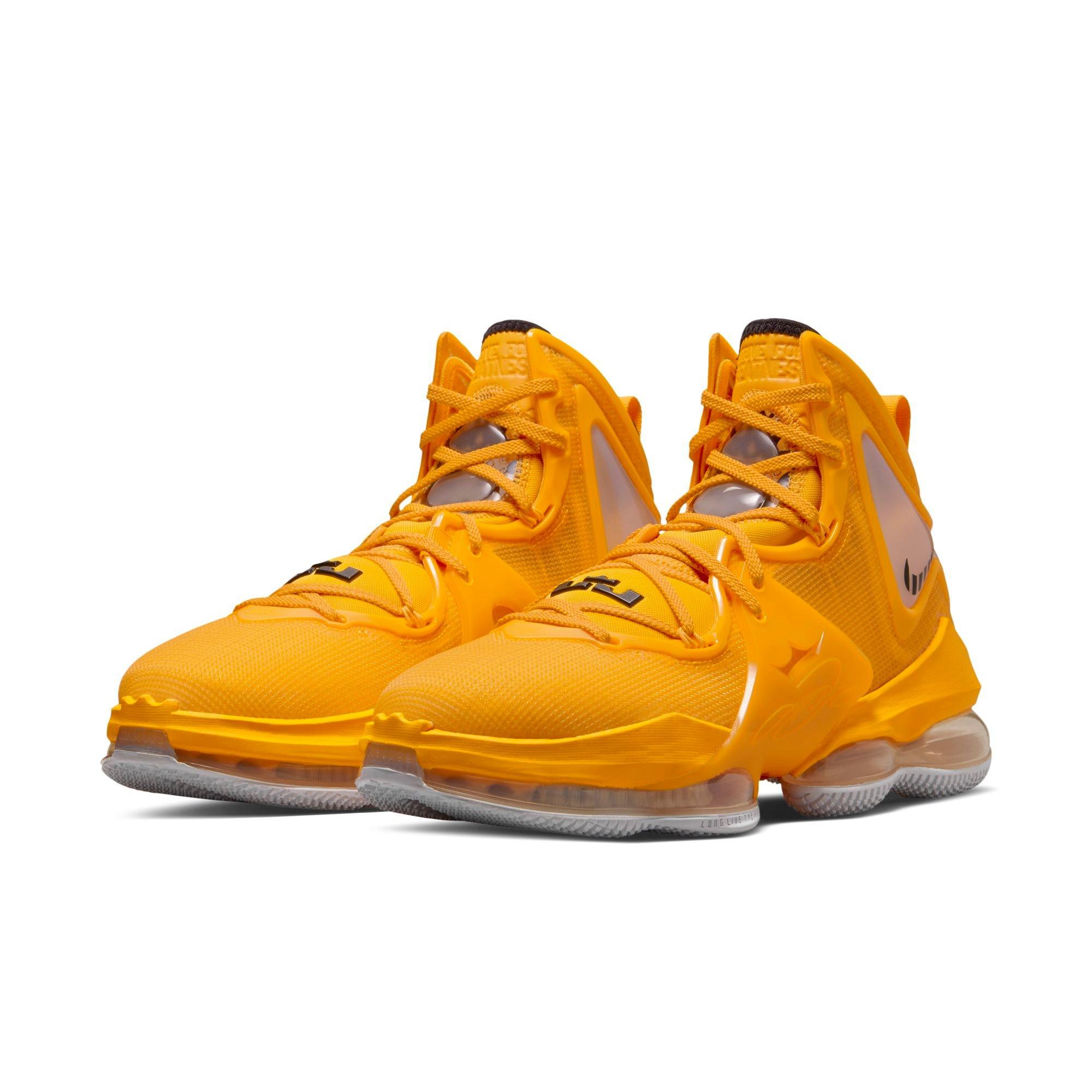 Lebron james hot sale shoes gold