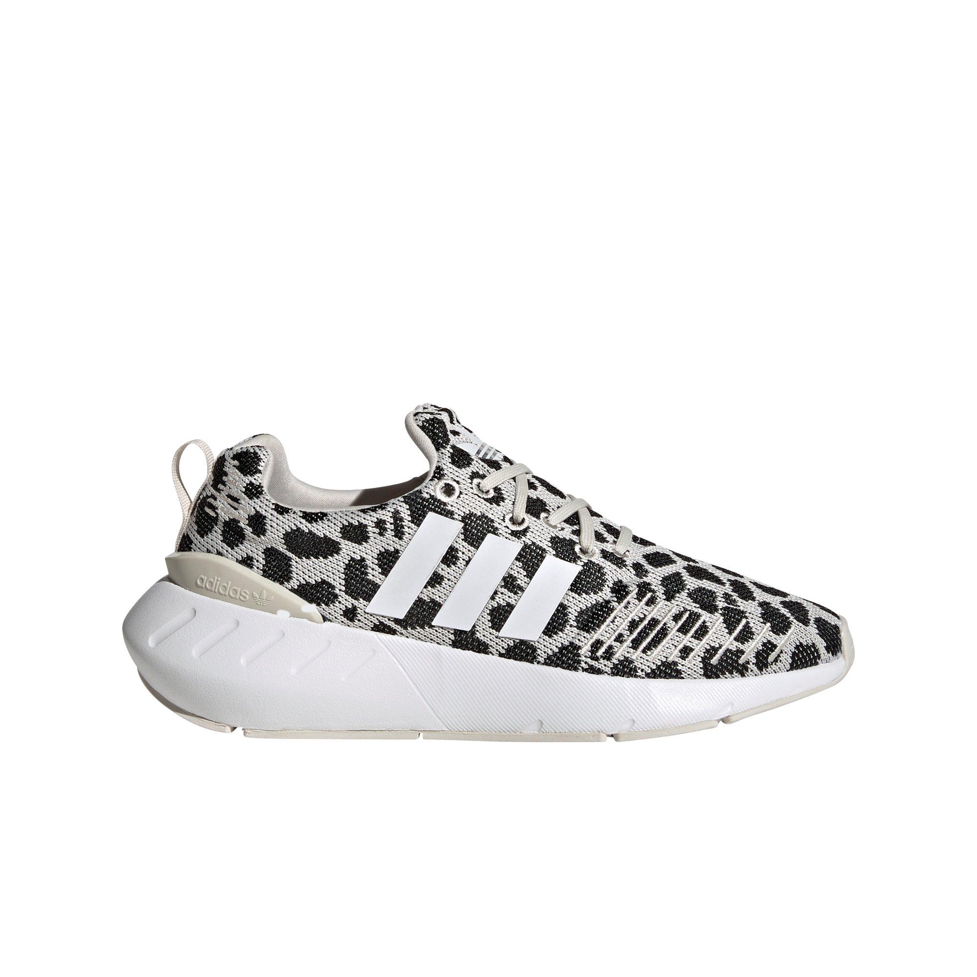 Adidas originals women's outlet swift run shoes cheetah