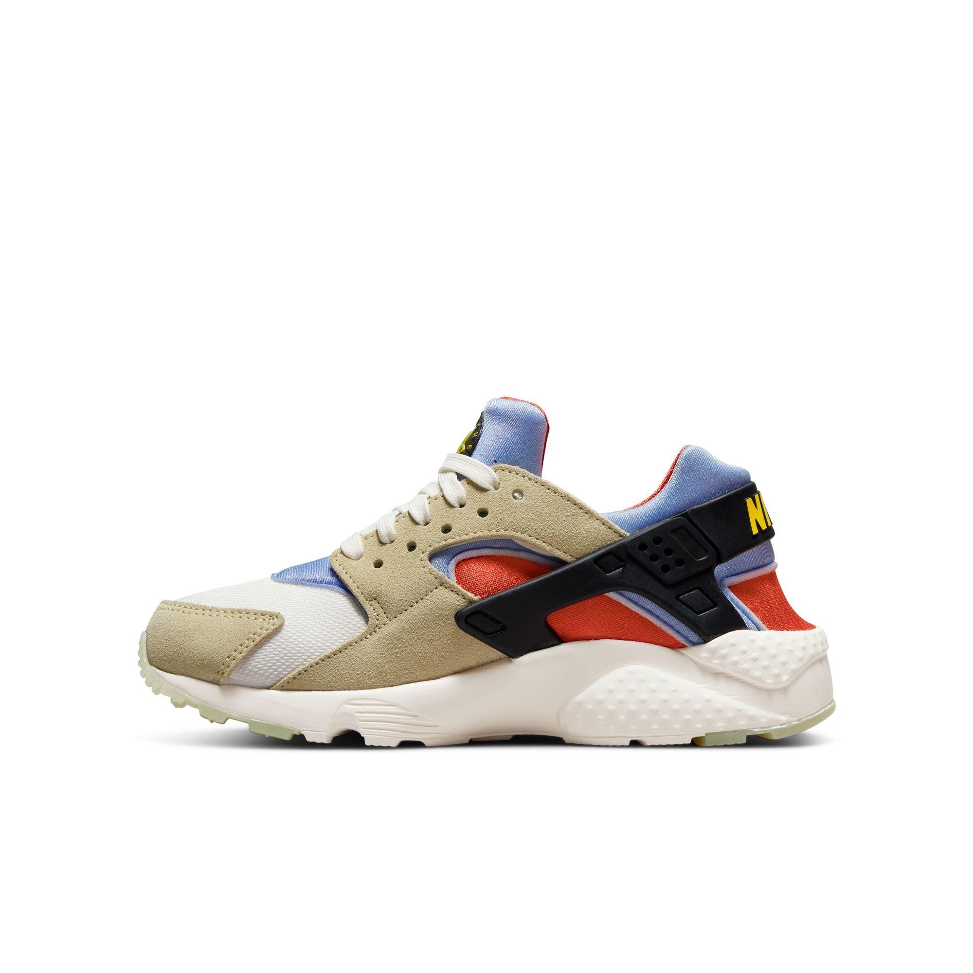 White huaraches shop hibbett sports