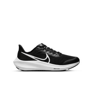 Under Armour Assert 10 AC Black / White